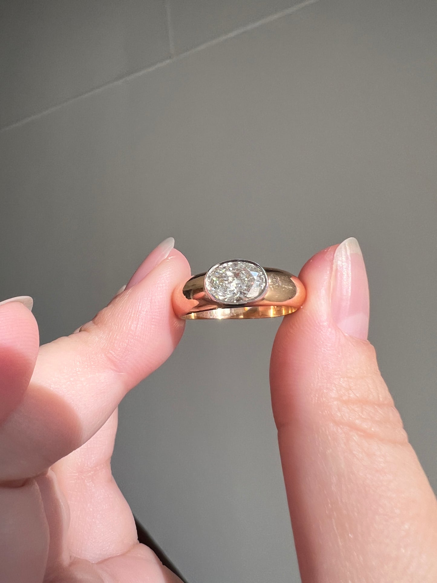 OVAL Vintage 1.02 Carat DIAMOND Gypsy Ring Chunky Wide Band East West Bezel Set 4.95g 18k Gold