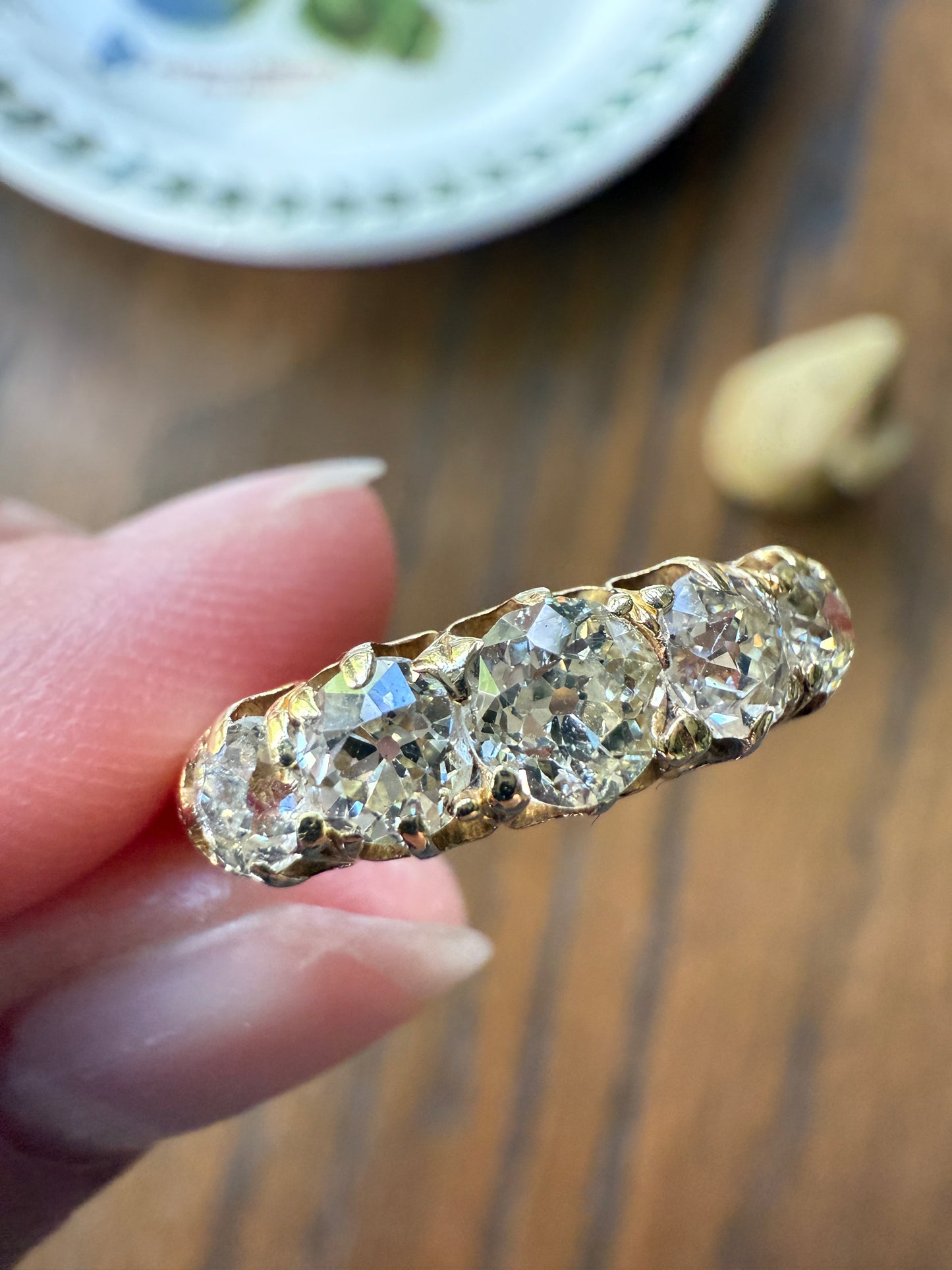 Antique 1.5 Carat Old Mine Cut DIAMOND 5 Five Stone Band Ring 18k Gold Scrolled Victorian c1888