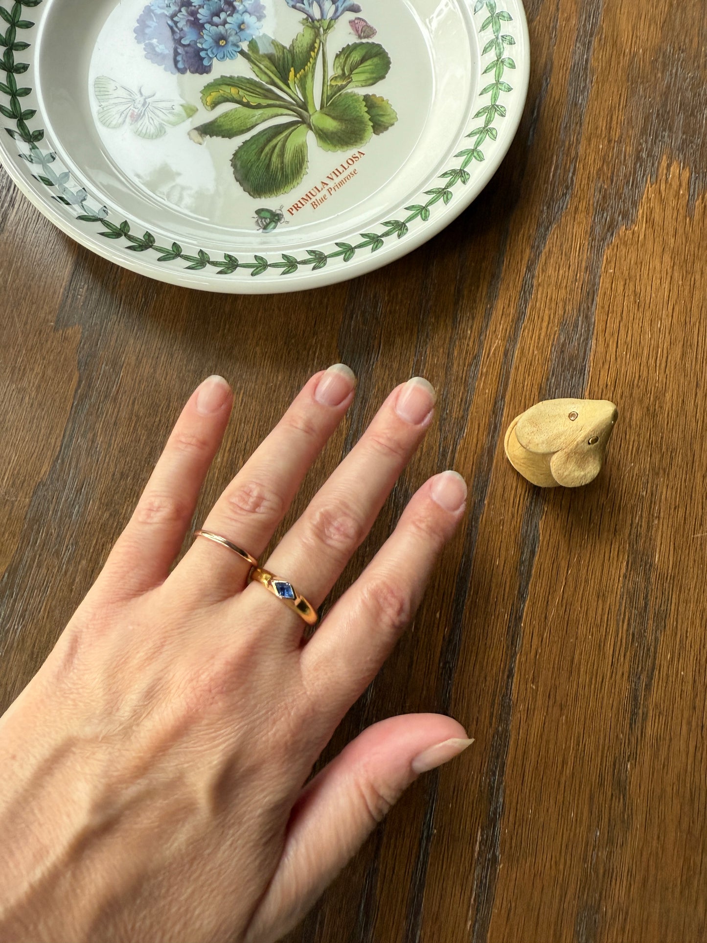 East West Diamond Shaped Kite Cut SAPPHIRE Ring 4.9g 23k Gold Vintage Blue Solitaire Stacker Gypsy Band Bezel Set Natural Periwinkle Blue