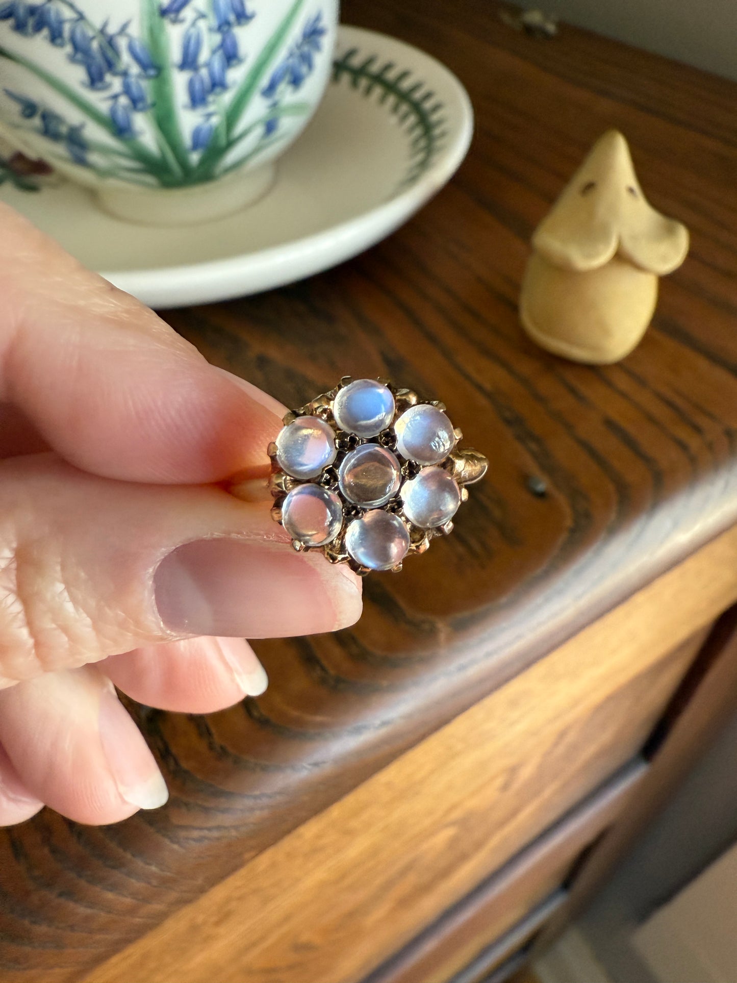 MOONSTONE Daisy Cluster Halo Ring Vintage to Art Deco Antique 14k Gold Seven Stone Blue Flash Chunky Glowing Orbs