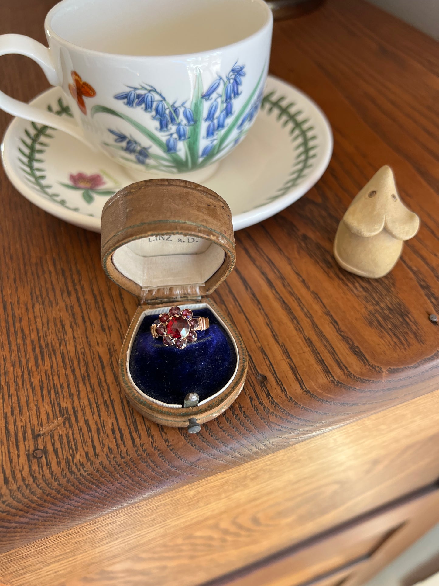 Perpignan GARNET Almandine Cluster Ring French VICTORIAN Era Hallmark 18k Gold Floral Daisy Glowing Berry Pink Purple Red