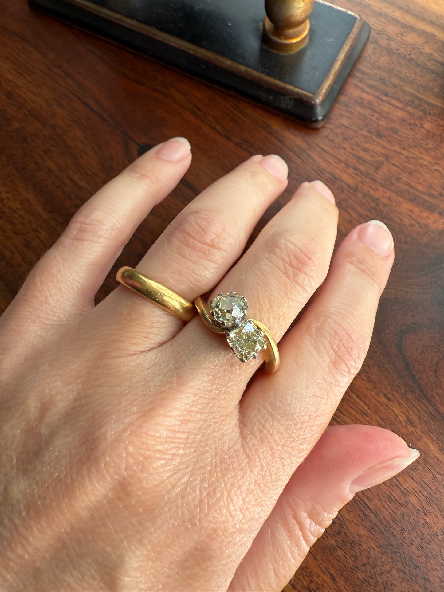 Antique Toi et Moi 2.1 CARAT Old Mine Cut DIAMOND Fancy Light Yellow Chunky 2 Stone Ring 18k Gold Angled Swirl Band Stacker c1901 Victorian