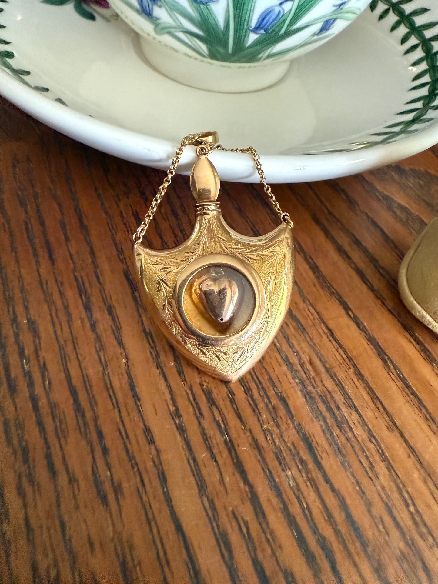 SHIELD w/ HEART Locket Georgian Era Antique FLASK Pendant Figural 18k Gold Large Swedish Vinaigrette w/ Stopper