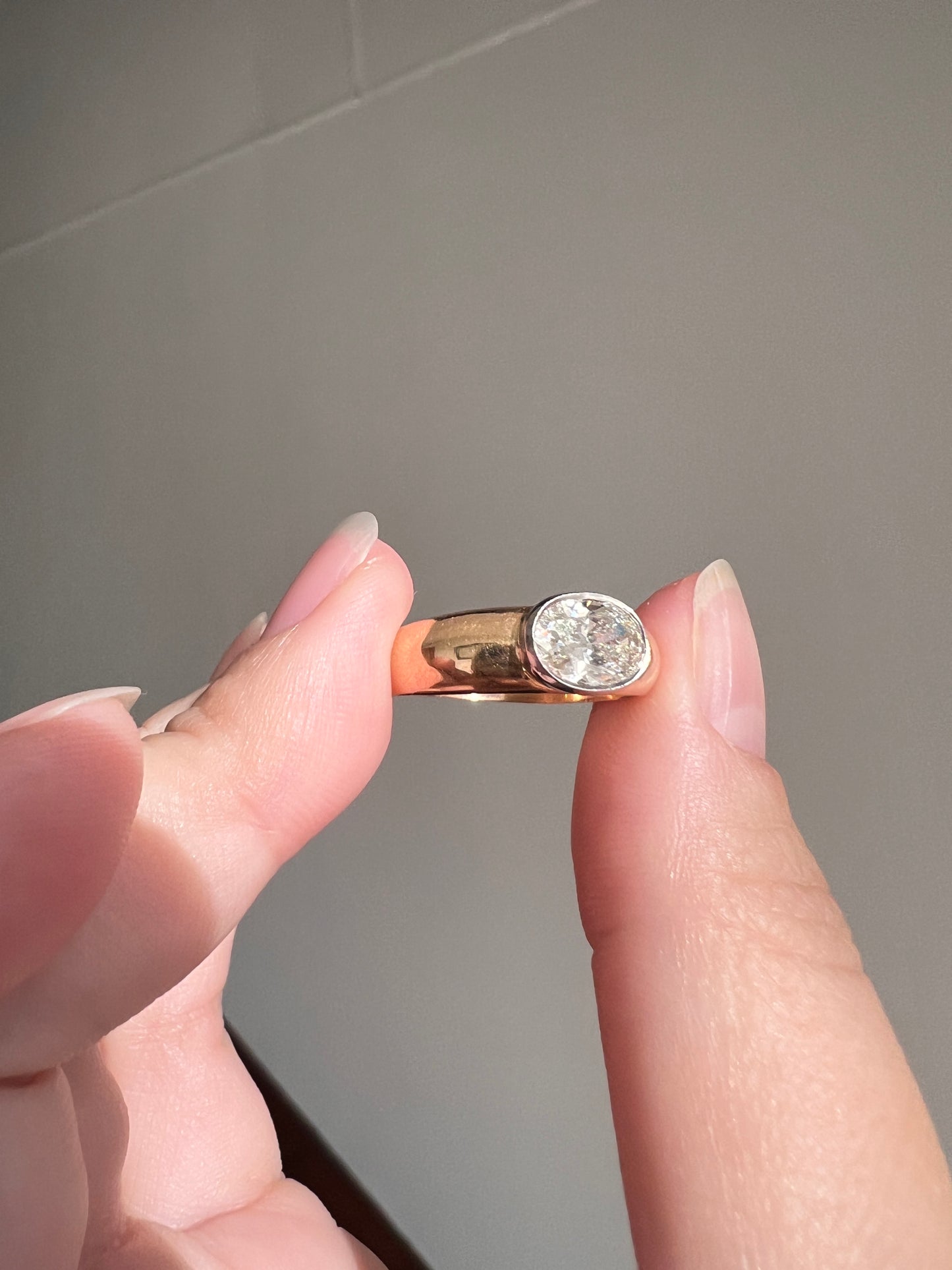 OVAL Vintage 1.02 Carat DIAMOND Gypsy Ring Chunky Wide Band East West Bezel Set 4.95g 18k Gold