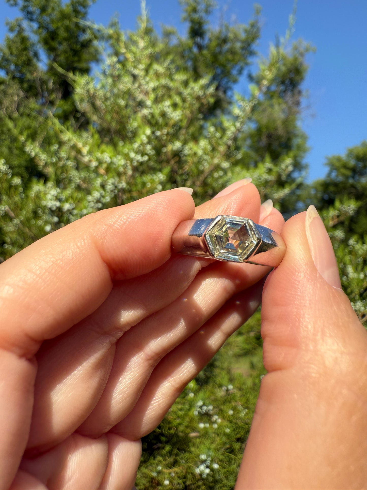 Rare HEXAGON Natural Diamond Pale Yellow French Vintage 18k White Gold Gypsy Ring 9.1g Chunky Sturdy Stacker Unisex Step Cut Beveled Band