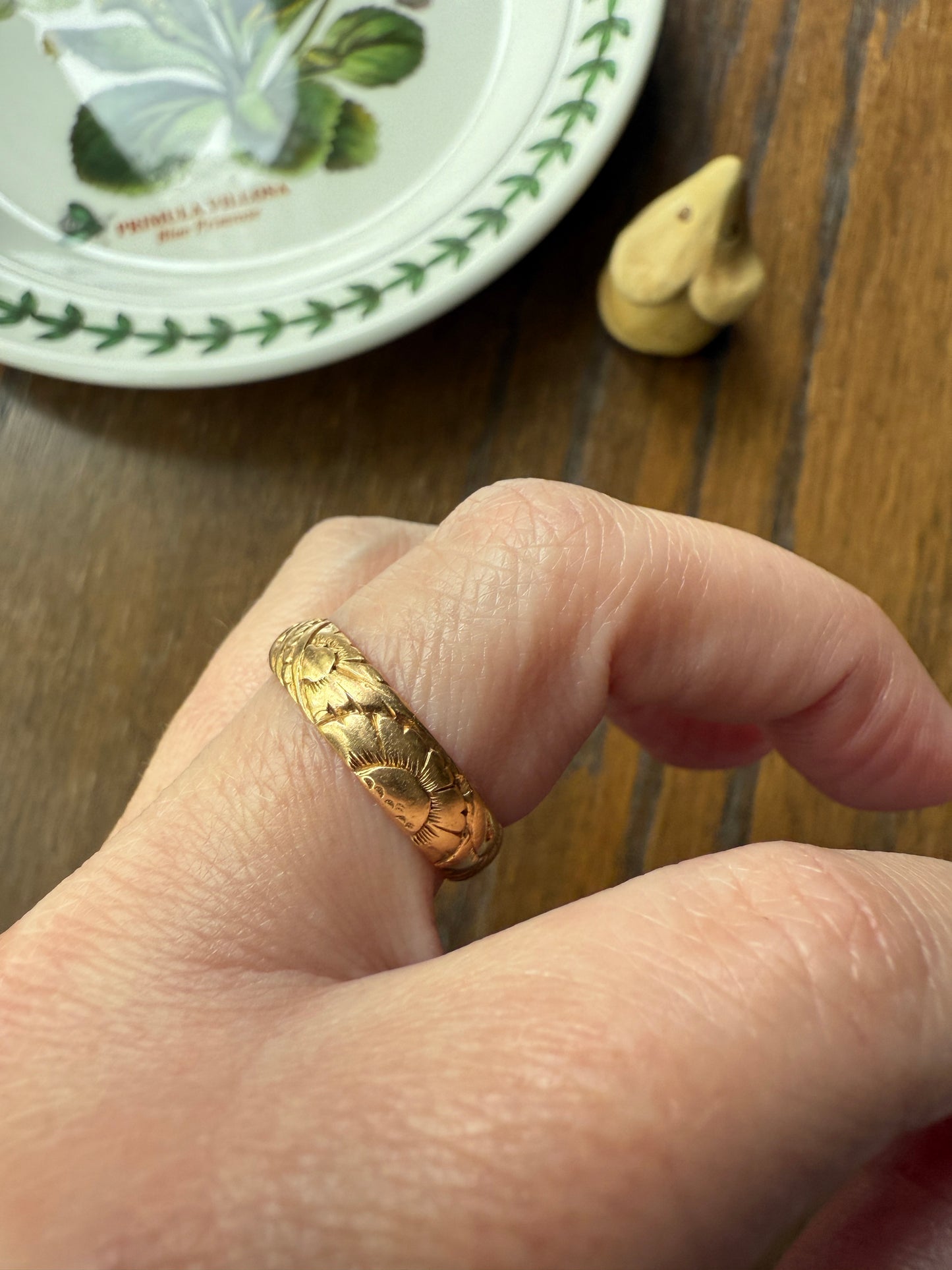 Dated FLORAL Embossed 5mm Scrolled Vintage c1960 Wedding Band 18k Gold Solid Eternity Ring Ornate Engraved Stacker Victorian Style