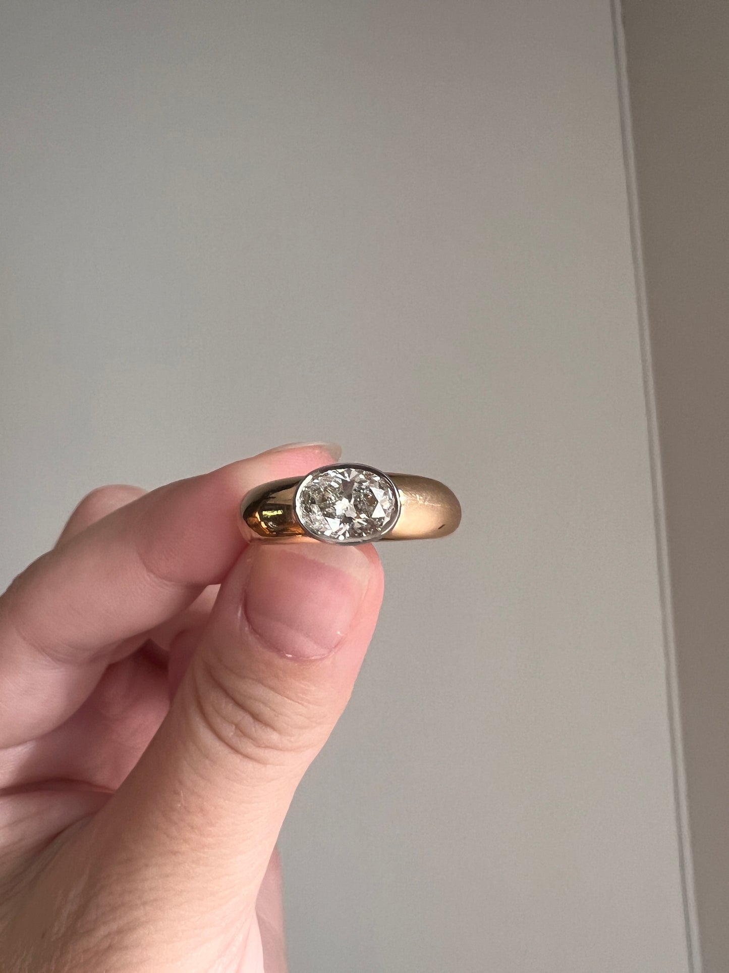OVAL Vintage 1.02 Carat DIAMOND Gypsy Ring Chunky Wide Band East West Bezel Set 4.95g 18k Gold