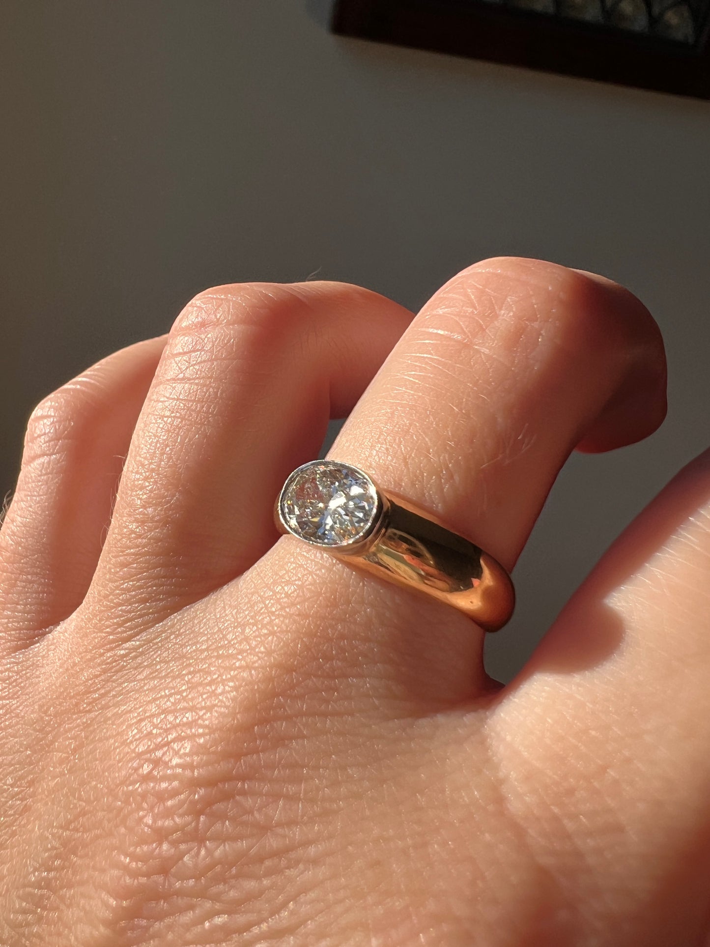 OVAL Vintage 1.02 Carat DIAMOND Gypsy Ring Chunky Wide Band East West Bezel Set 4.95g 18k Gold
