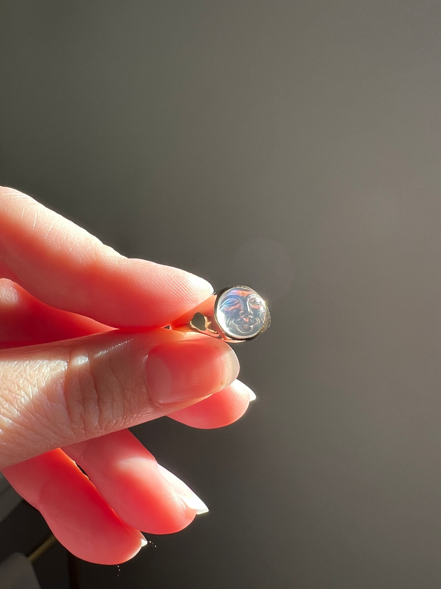 Smiling MAN in the MOON Blue Moonstone Vintage RING 14k Gold Figural Glow