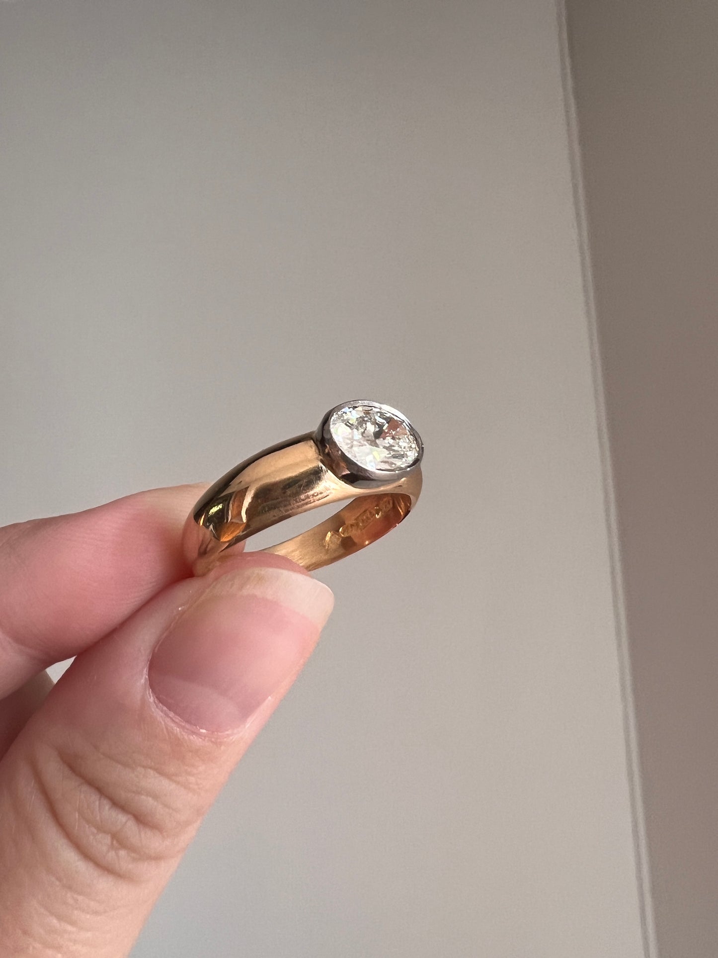 OVAL Vintage 1.02 Carat DIAMOND Gypsy Ring Chunky Wide Band East West Bezel Set 4.95g 18k Gold