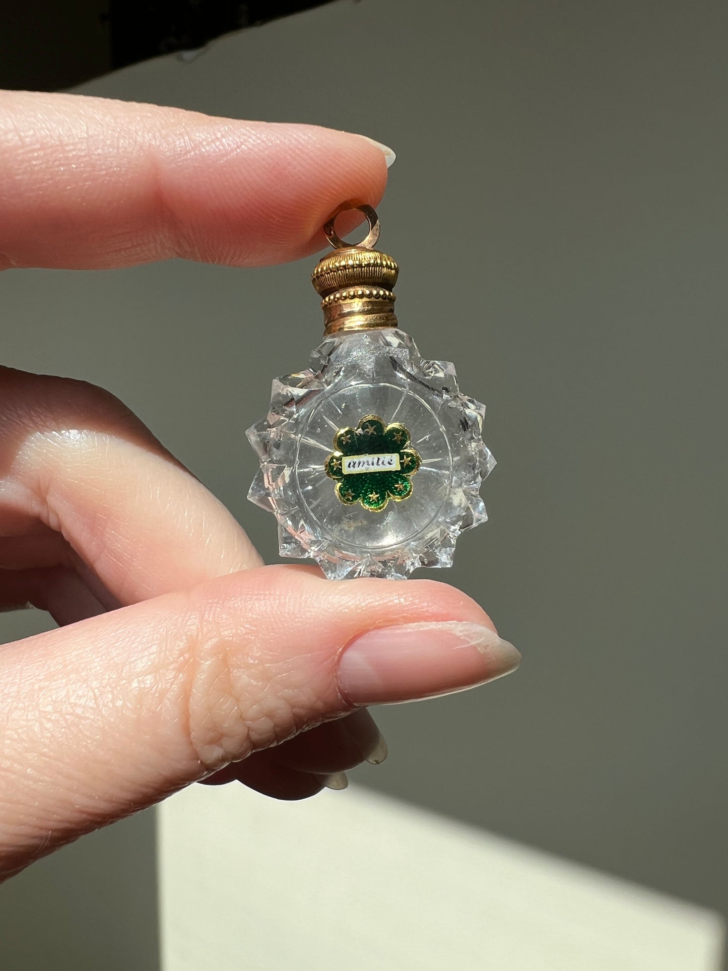 AMITIE Friendship Antique GEORGIAN Era 18k Gold Miniature Glass Perfume PENDANT French Chatelaine Vinaigrette Scent Bottle Green Shaker Locket