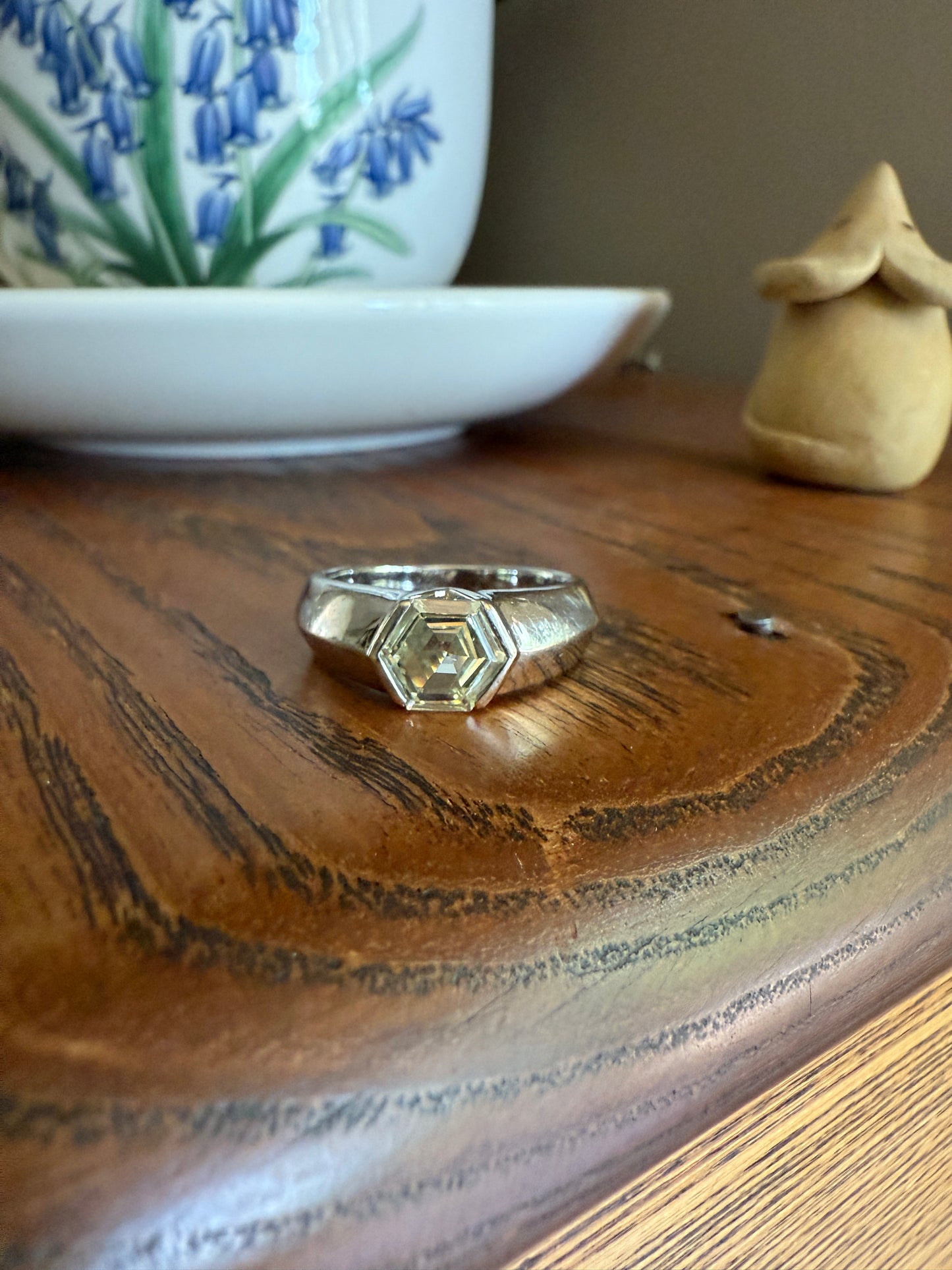 Rare HEXAGON Natural Diamond Pale Yellow French Vintage 18k White Gold Gypsy Ring 9.1g Chunky Sturdy Stacker Unisex Step Cut Beveled Band
