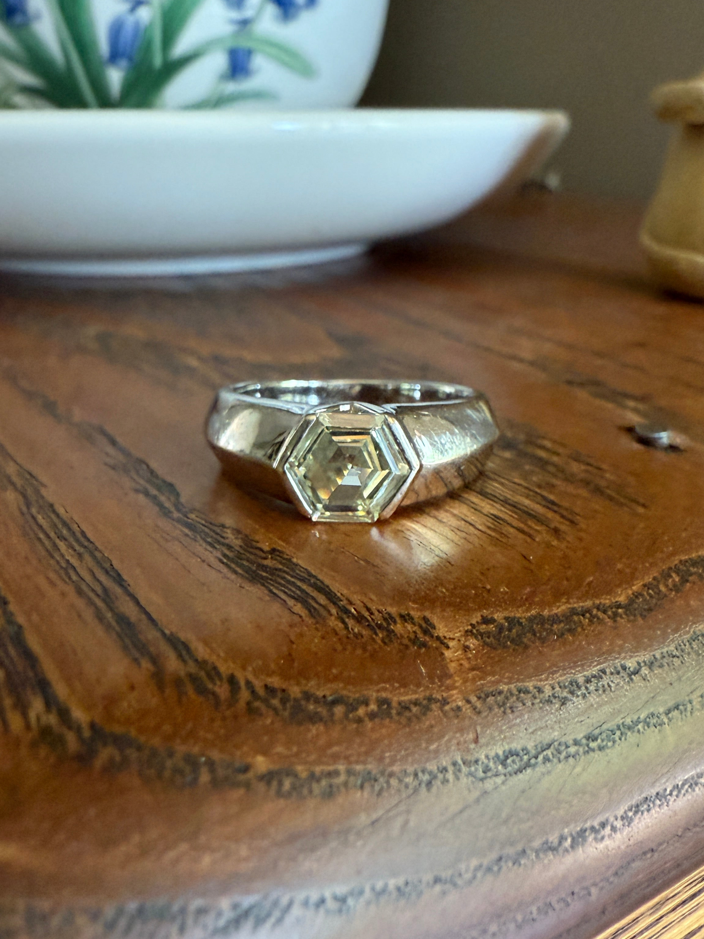 Rare HEXAGON Natural Diamond Pale Yellow French Vintage 18k White Gold Gypsy Ring 9.1g Chunky Sturdy Stacker Unisex Step Cut Beveled Band
