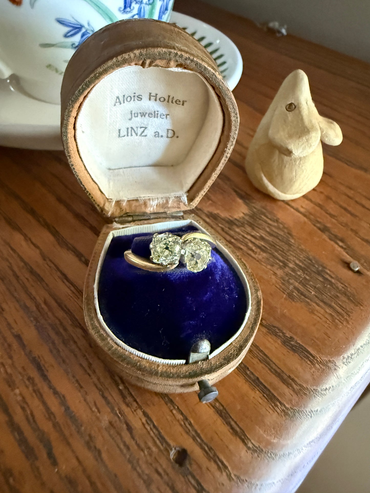 Antique Toi et Moi 2.1 CARAT Old Mine Cut DIAMOND Fancy Light Yellow Chunky 2 Stone Ring 18k Gold Angled Swirl Band Stacker c1901 Victorian