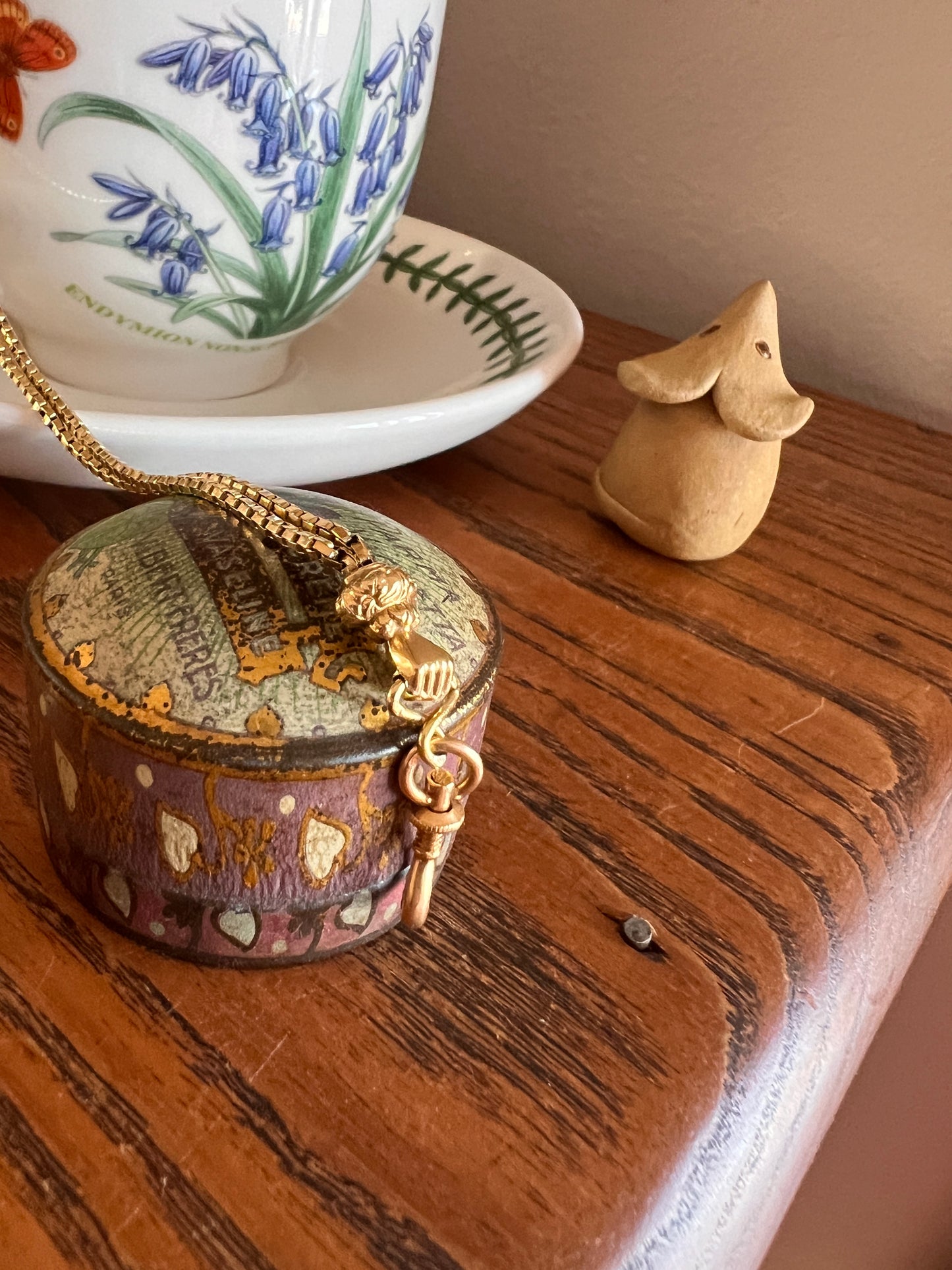 FIST French Antique VICTORIAN Necklace Pendant Holder 23g 18k Gold Figural Box Chain Hand Dog Clip Screw Bolt