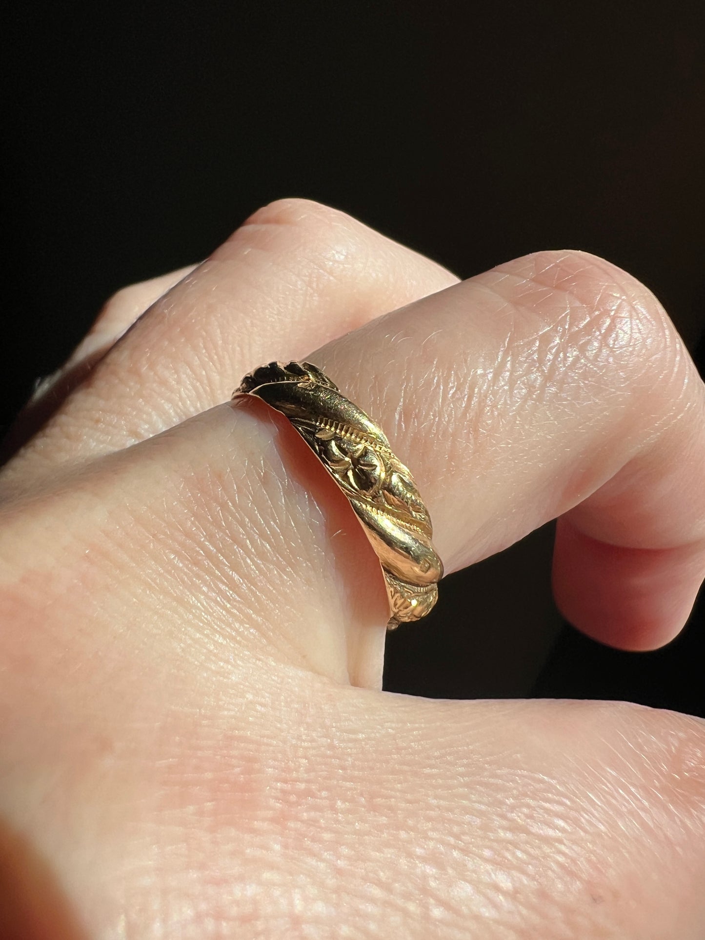 FLORAL Embossed Angled Scrolled Victorian French ANTIQUE Hallmark Wedding Band 18k Gold Solid Eternity Ring Engraved Stacker