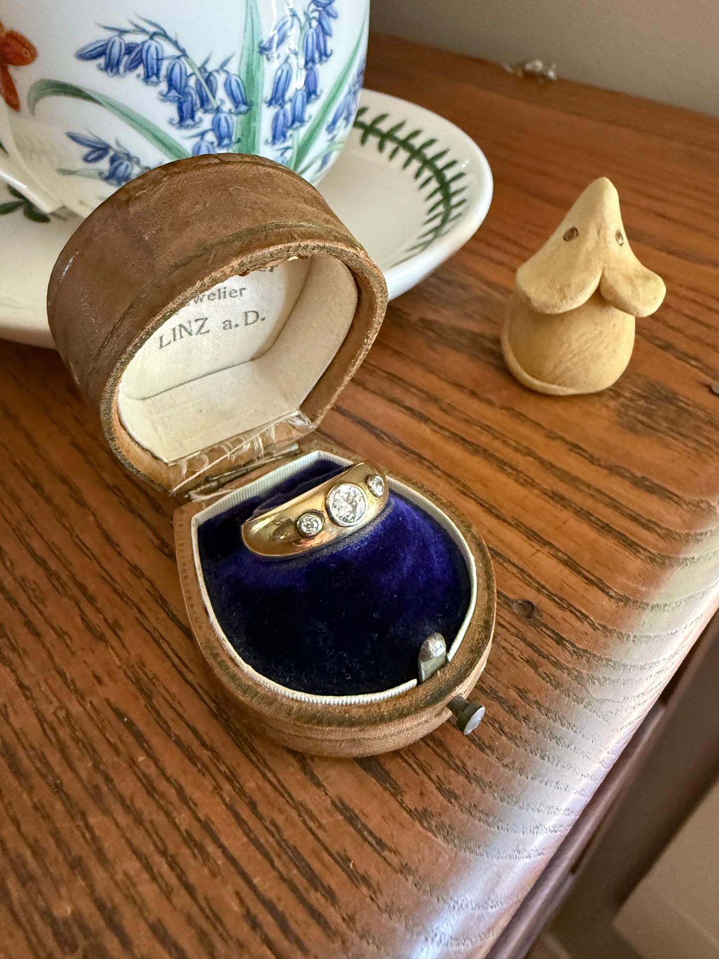 Antique Old Mine Cut DIAMOND Three Stone Chunky Ring 7.1g 14k Gold 7.1mm Wide Band Gypsy Stacker Bezel Set Man or Unisex