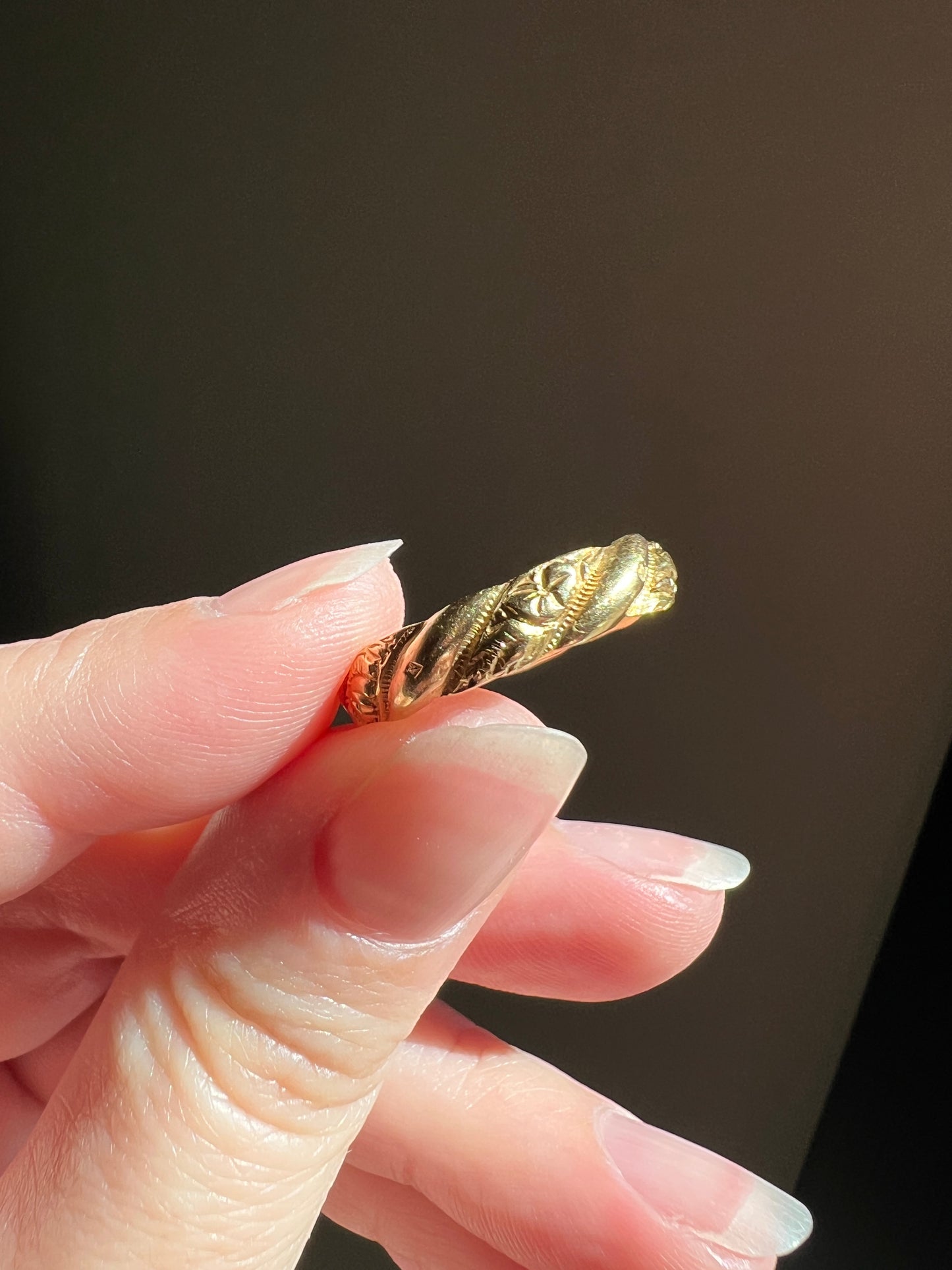 FLORAL Embossed Angled Scrolled Victorian French ANTIQUE Hallmark Wedding Band 18k Gold Solid Eternity Ring Engraved Stacker