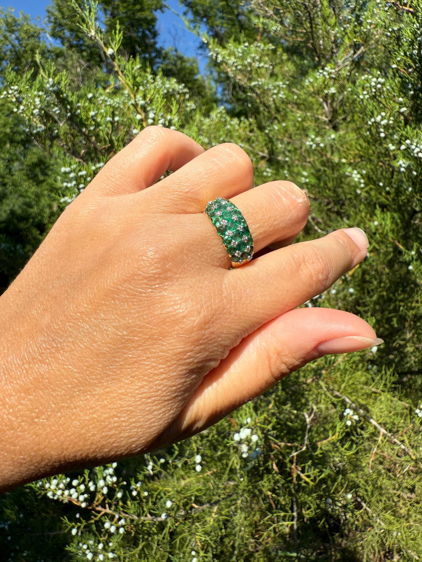 Vintage 1.25 Carat Natural EMERALD & DIAMOND 8mm Wide Band Domed Ring 18k Gold French Bombe Row Linear Stacker Green