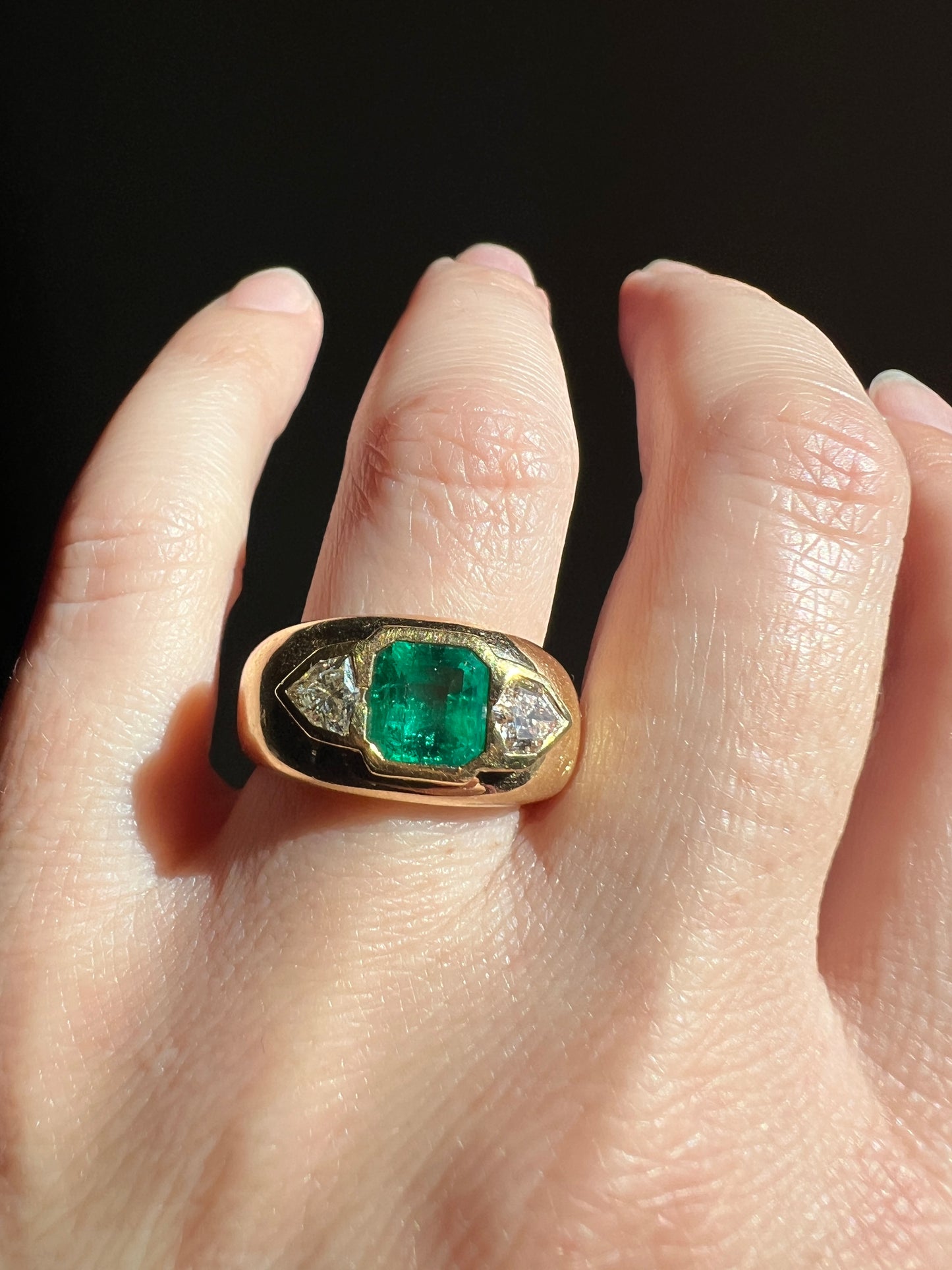 HEXAGON SHIELD Diamond Green EMERALD Chunky Vintage Three Stone Gypsy Ring French 18k Gold Wide Band Natural Heavy