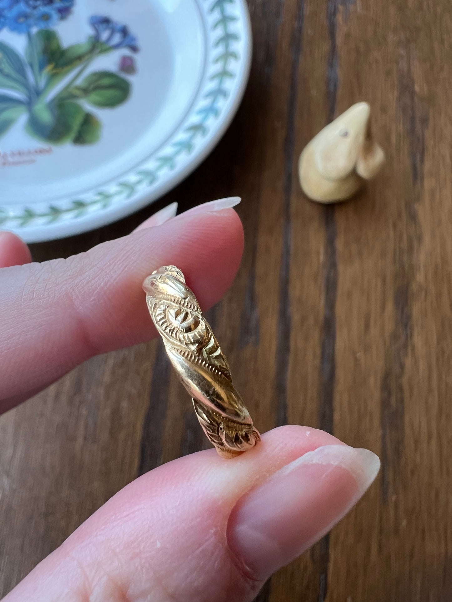 FLORAL Embossed Angled Scrolled Victorian French ANTIQUE Hallmark Wedding Band 18k Gold Solid Eternity Ring Engraved Stacker