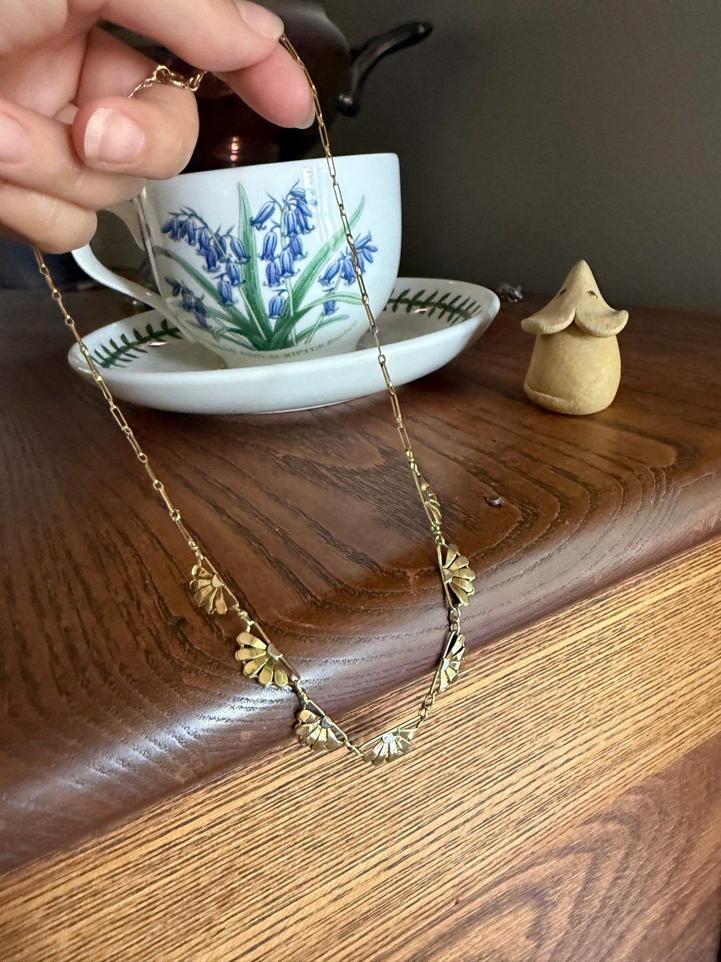 For a Good Cause! DAISIES French Art Deco Antique 18k Gold Floral Necklace Drapery Chain Collar Flower Pendants Figural