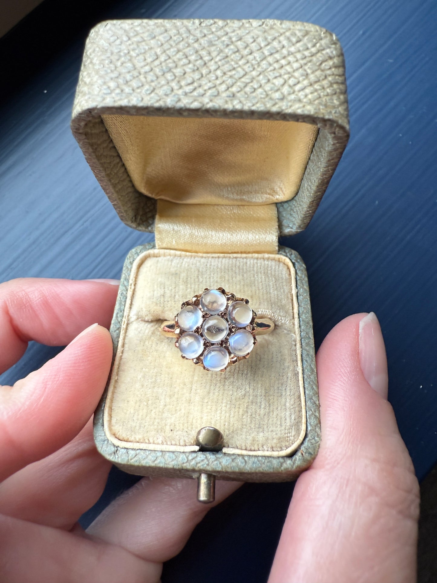MOONSTONE Daisy Cluster Halo Ring Vintage to Art Deco Antique 14k Gold Seven Stone Blue Flash Chunky Glowing Orbs