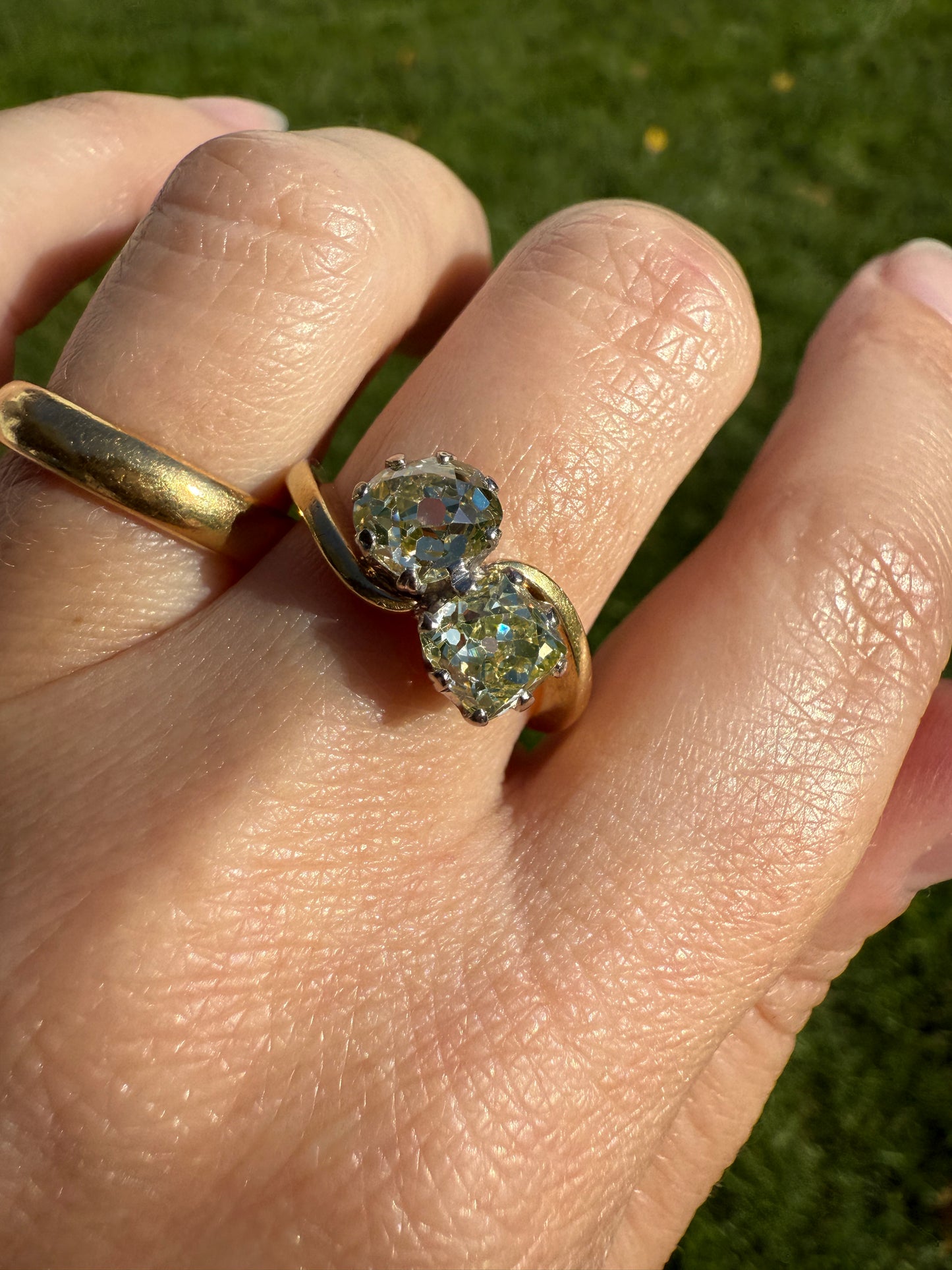 Antique Toi et Moi 2.1 CARAT Old Mine Cut DIAMOND Fancy Light Yellow Chunky 2 Stone Ring 18k Gold Angled Swirl Band Stacker c1901 Victorian