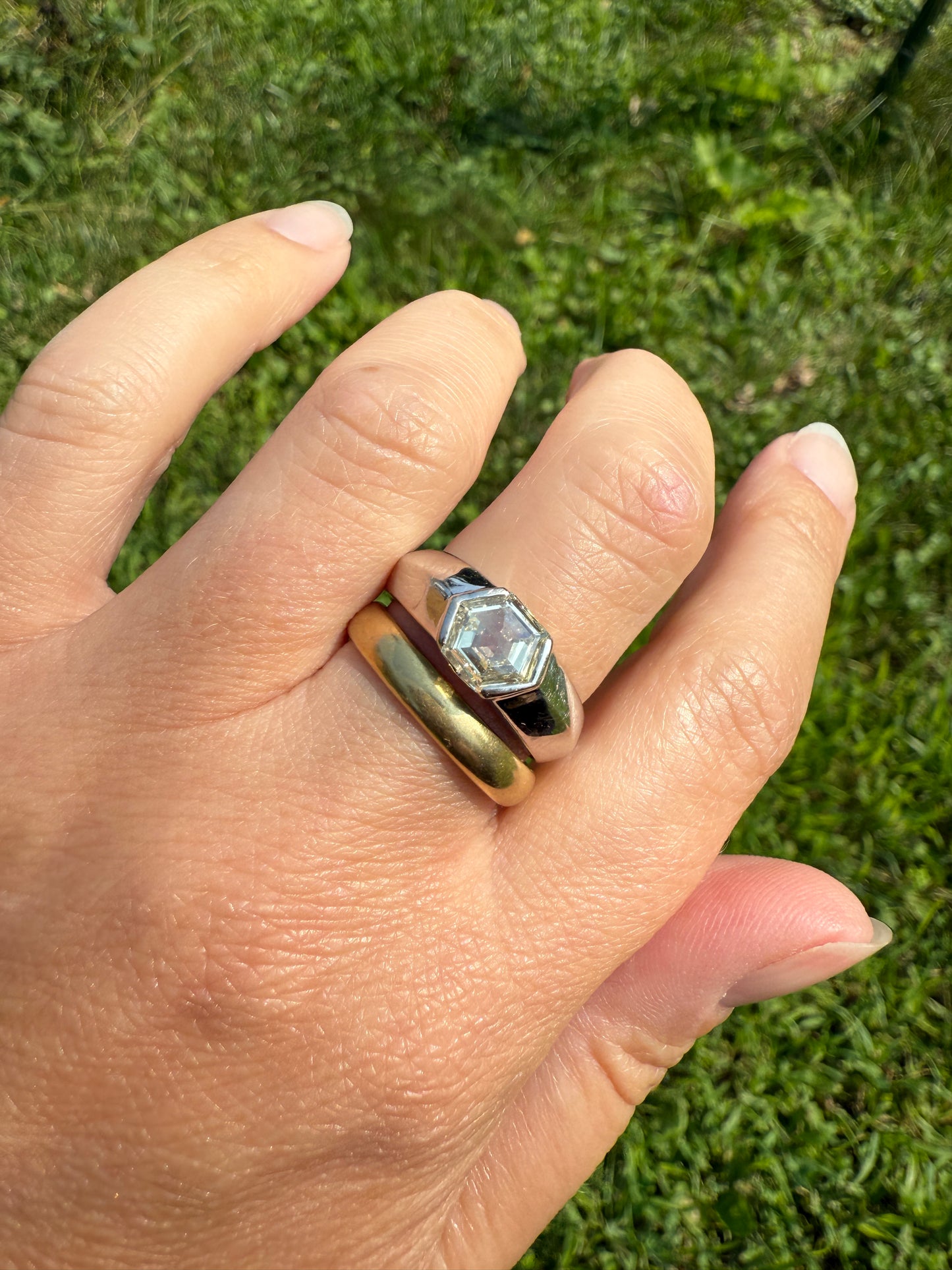 Rare HEXAGON Natural Diamond Pale Yellow French Vintage 18k White Gold Gypsy Ring 9.1g Chunky Sturdy Stacker Unisex Step Cut Beveled Band