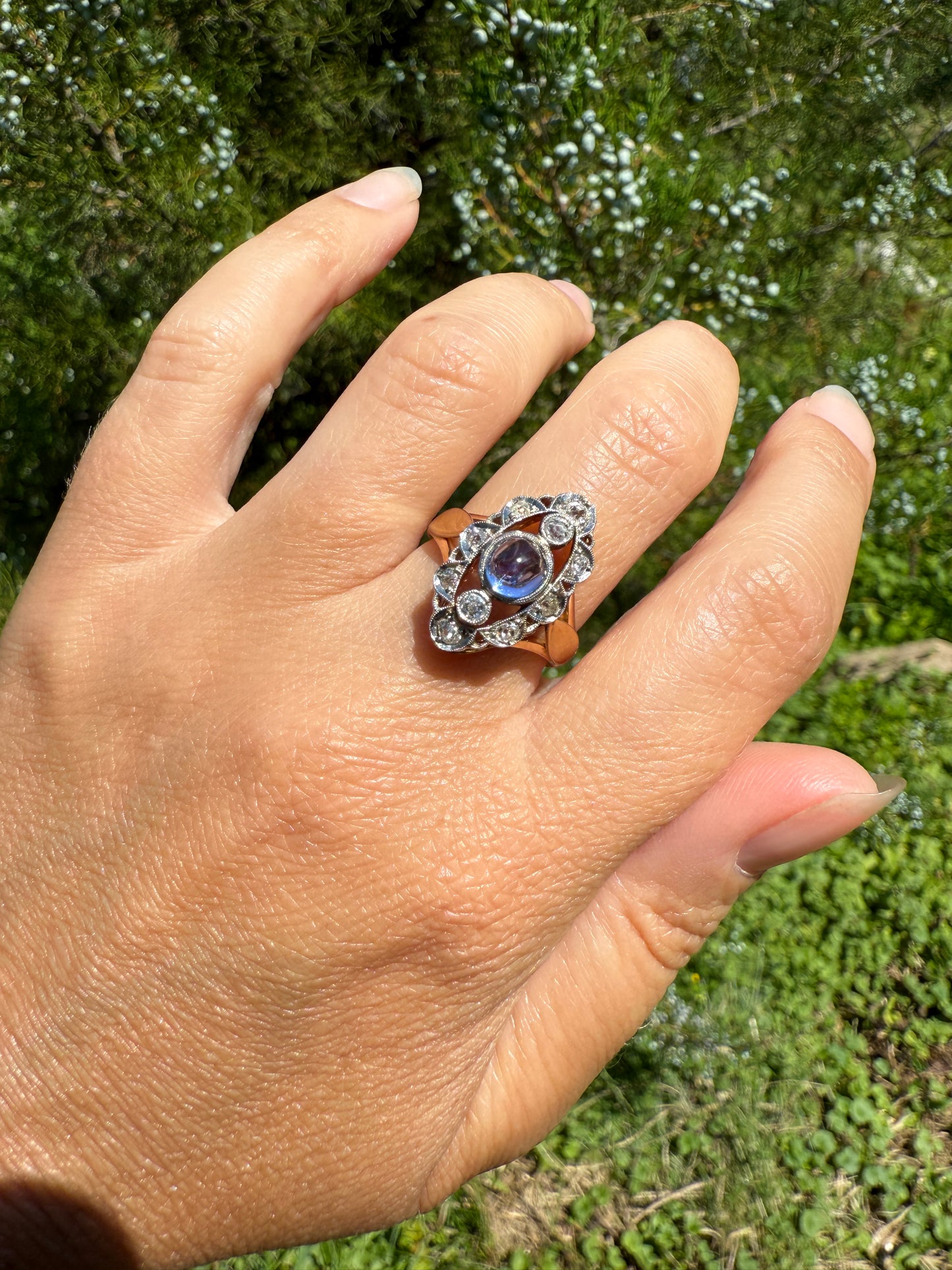 Glowing Blue Sugarloaf Sapphire Old Mine Cut DIAMOND Halo Scalloped French Antique 18k Gold Antique Ring