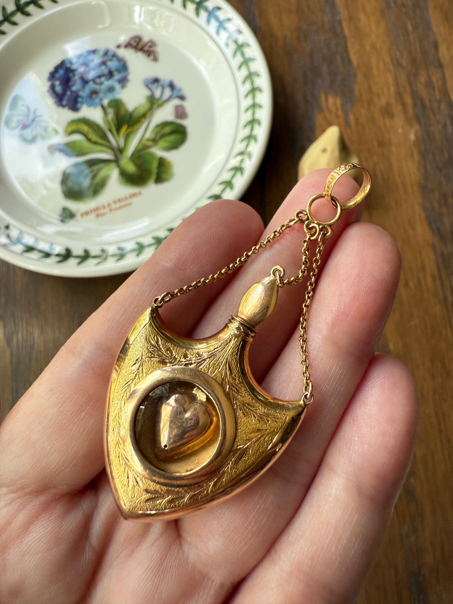 SHIELD w/ HEART Locket Georgian Era Antique FLASK Pendant Figural 18k Gold Large Swedish Vinaigrette w/ Stopper