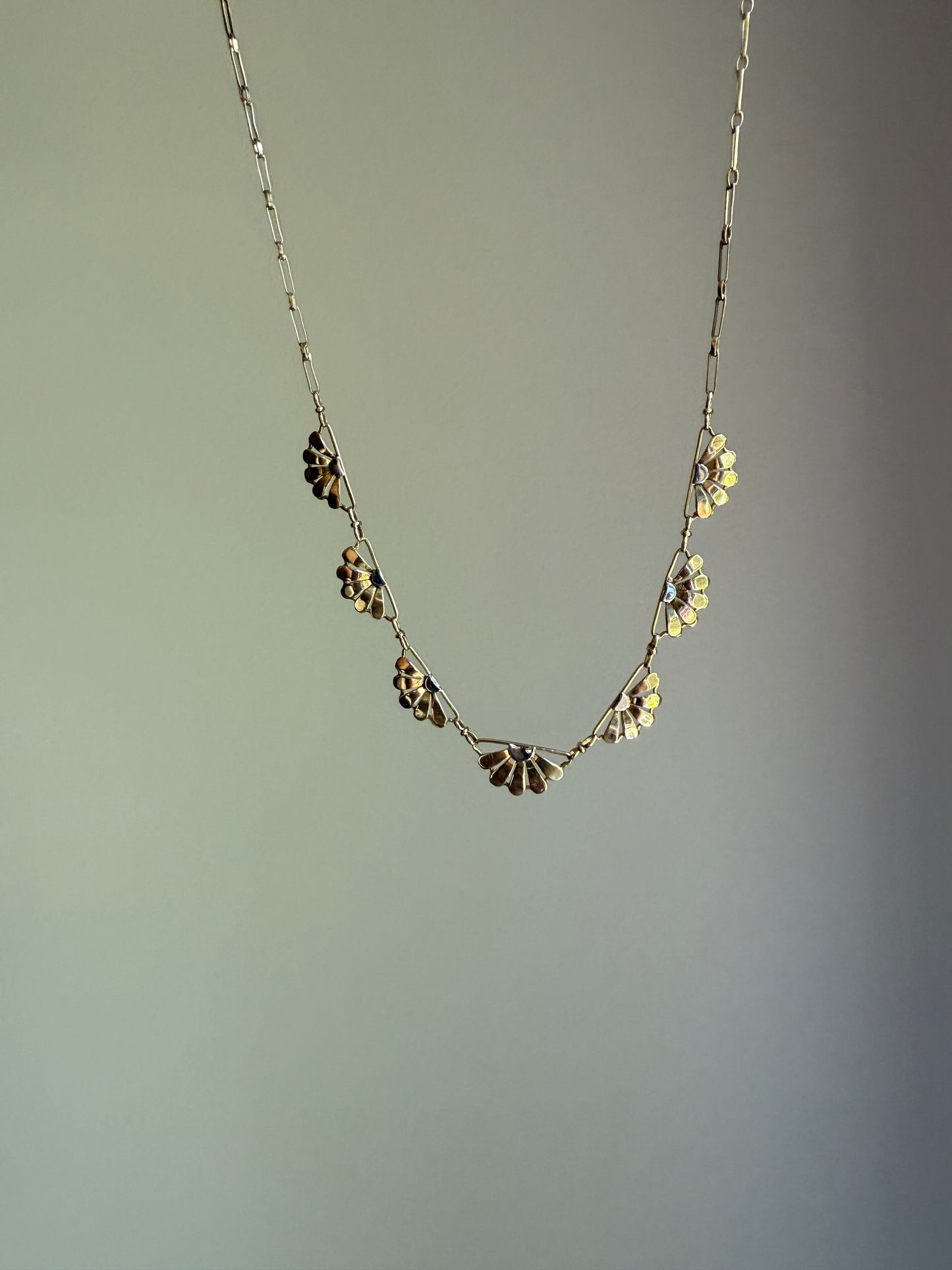 For a Good Cause! DAISIES French Art Deco Antique 18k Gold Floral Necklace Drapery Chain Collar Flower Pendants Figural