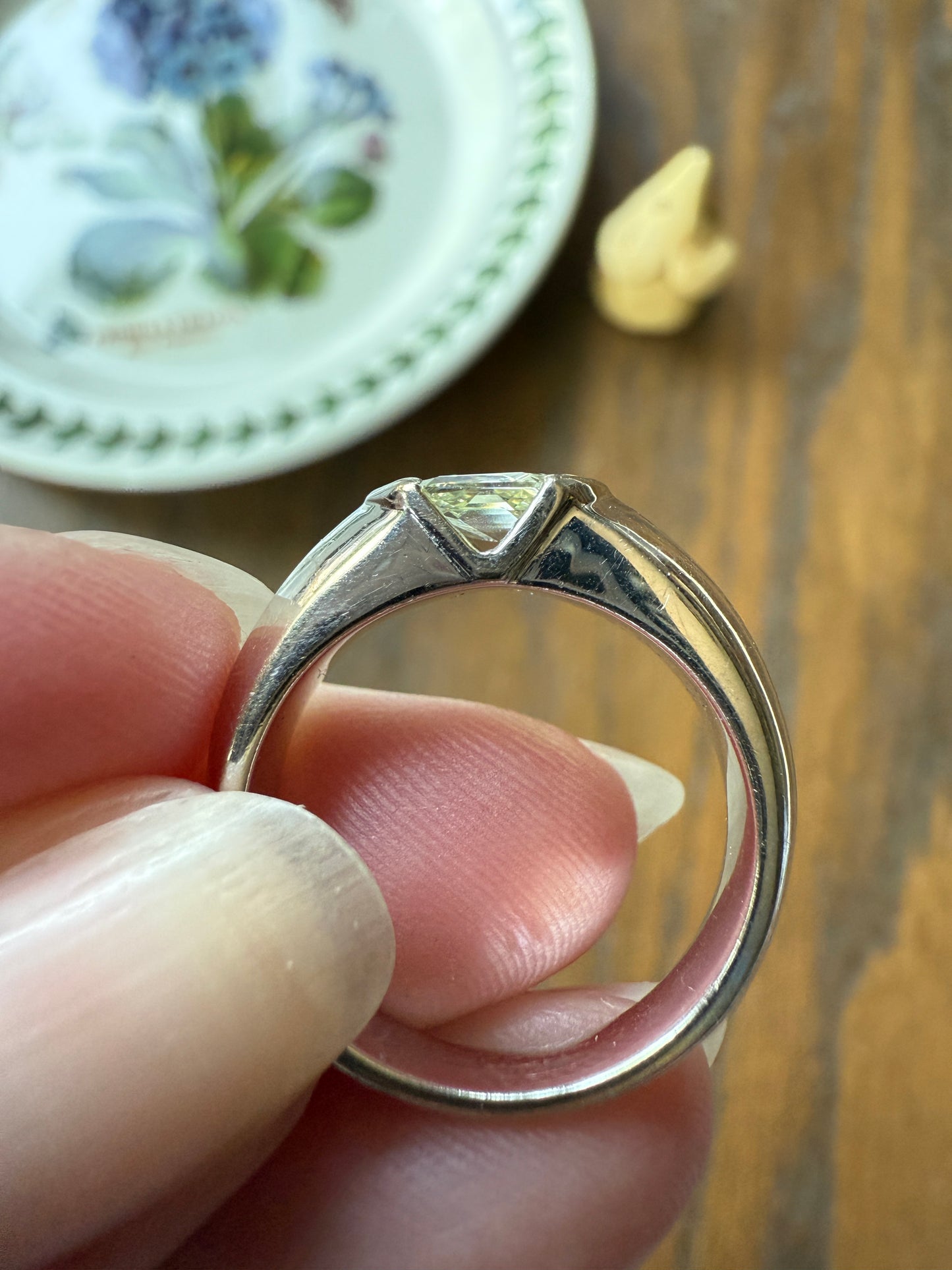 Rare HEXAGON Natural Diamond Pale Yellow French Vintage 18k White Gold Gypsy Ring 9.1g Chunky Sturdy Stacker Unisex Step Cut Beveled Band