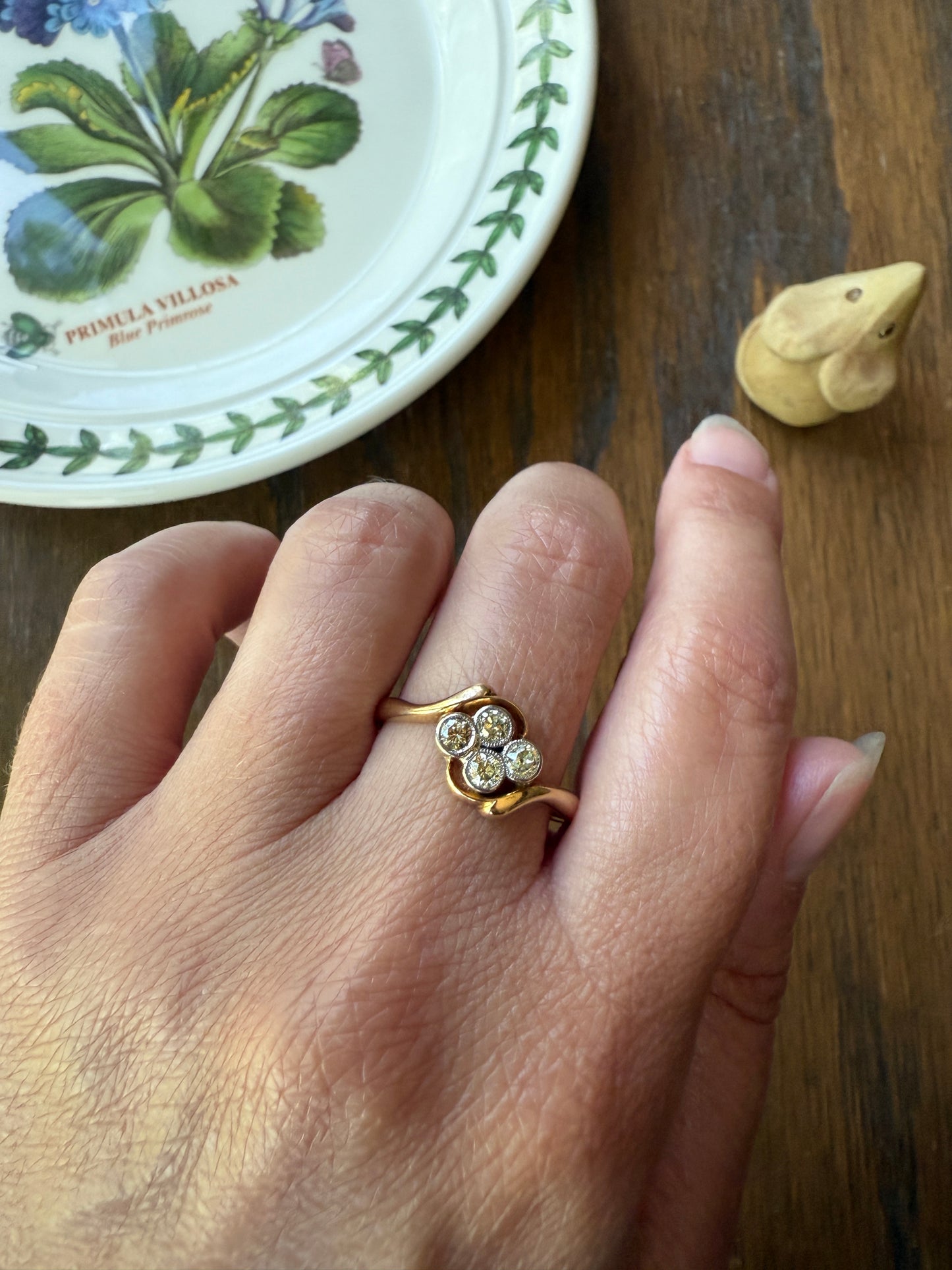 CHAMPAGNE Pale Yellow Light Brown Old Mine & Brilliant Cut Diamond Antique Quatrefoil Ring 18k Gold