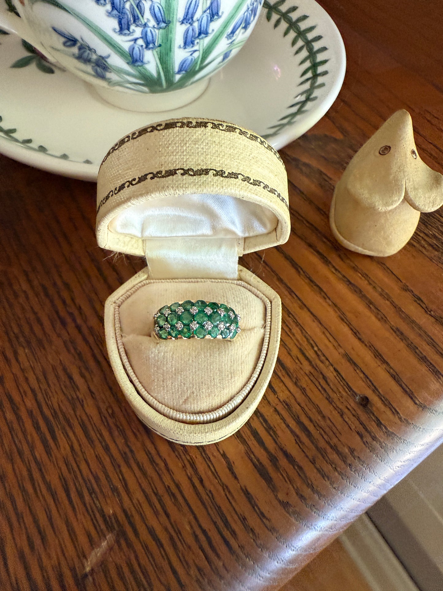 Vintage 1.25 Carat Natural EMERALD & DIAMOND 8mm Wide Band Domed Ring 18k Gold French Bombe Row Linear Stacker Green
