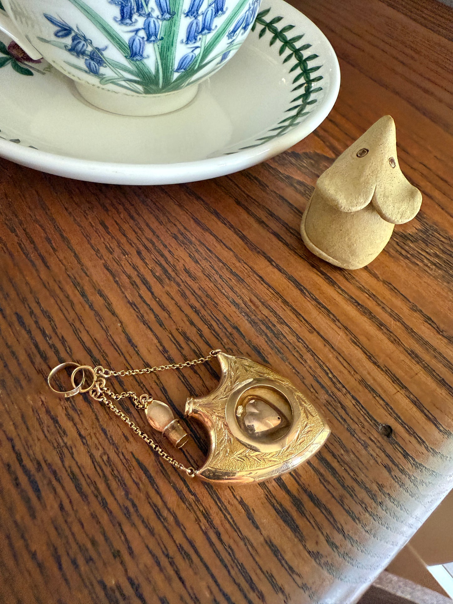 SHIELD w/ HEART Locket Georgian Era Antique FLASK Pendant Figural 18k Gold Large Swedish Vinaigrette w/ Stopper