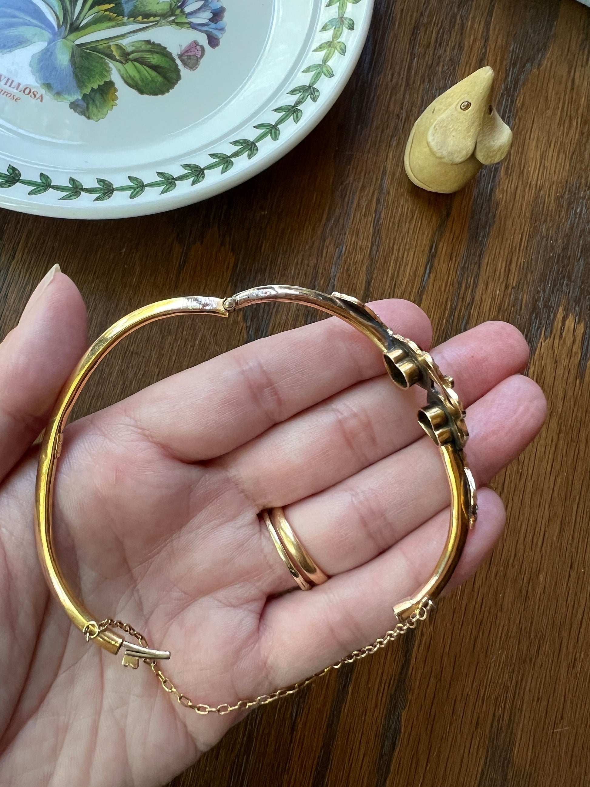 FIGURAL Double HEART Bowed CITRINE Seed Pearl Antique Hinged Bangle Bracelet 15k Gold Ribbon