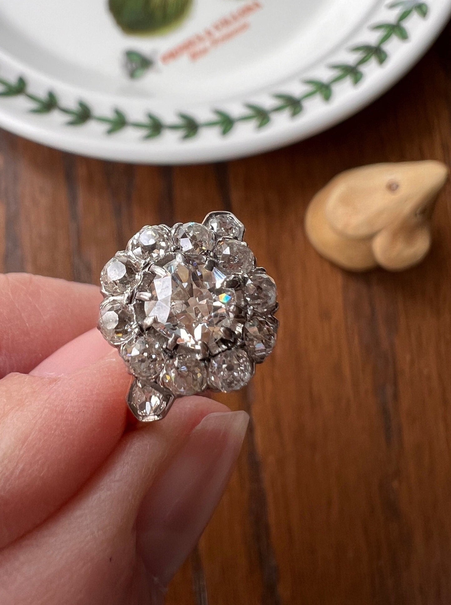Exceptional ANTIQUE 1.7 Carat 13 Old Mine Cut DIAMOND Daisy Cluster Ring 18k Gold Belle Epoque Romantic Gift OmC Victorian Oval Omc 1.7 Tdw