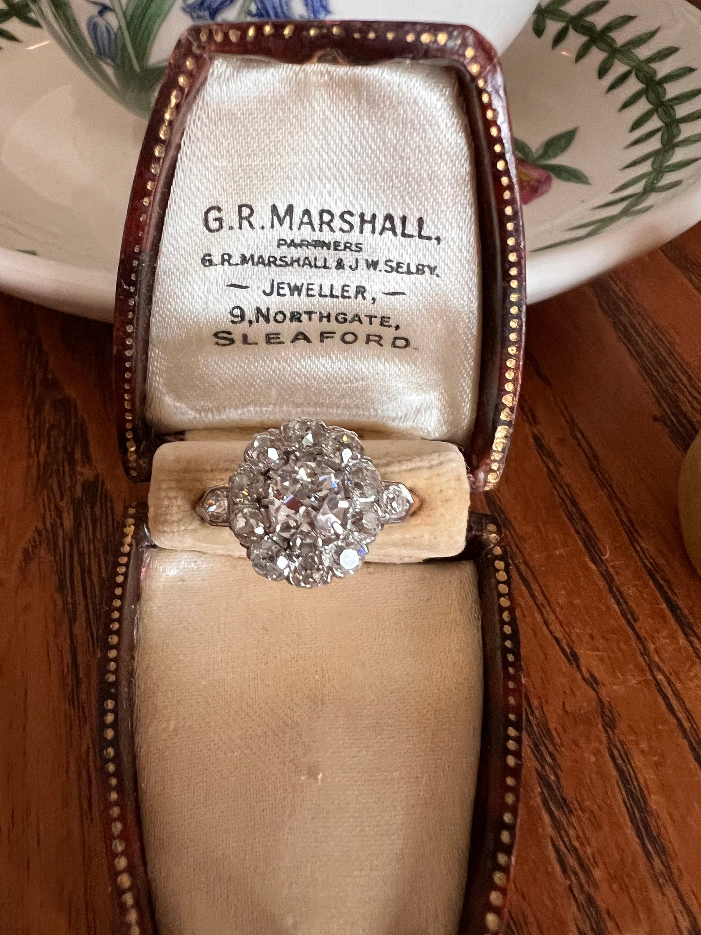 Exceptional ANTIQUE 1.7 Carat 13 Old Mine Cut DIAMOND Daisy Cluster Ring 18k Gold Belle Epoque Romantic Gift OmC Victorian Oval Omc 1.7 Tdw