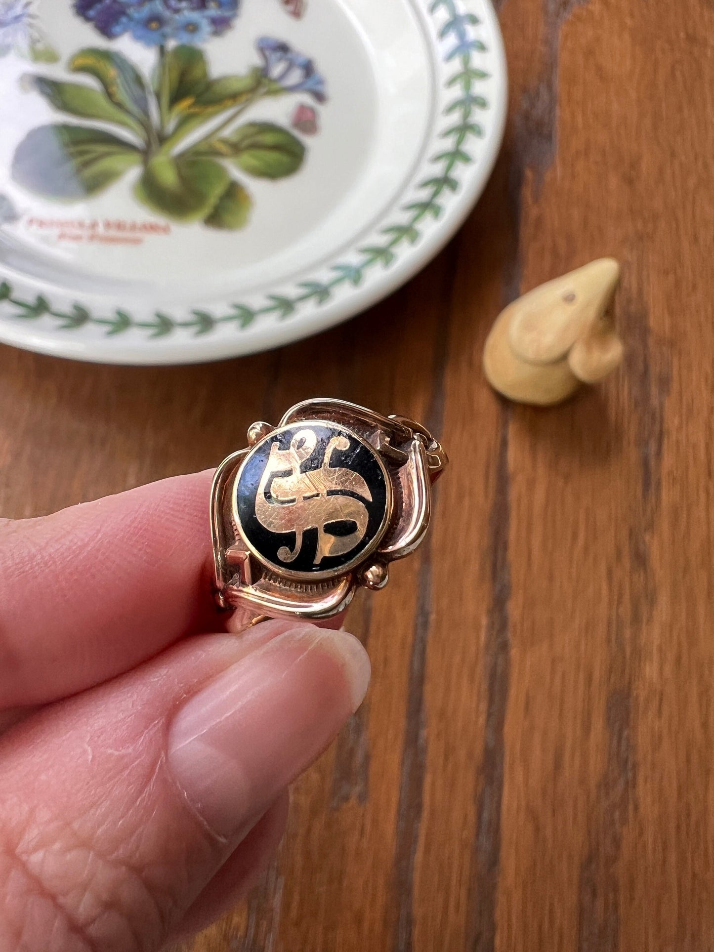 INITIAL S Signet Letter Ring Black Enamel Victorian Antique 10k Gold Solid Ring Stacker Romantic Gift Chunky Sturdy Circle Unisex Man Woman