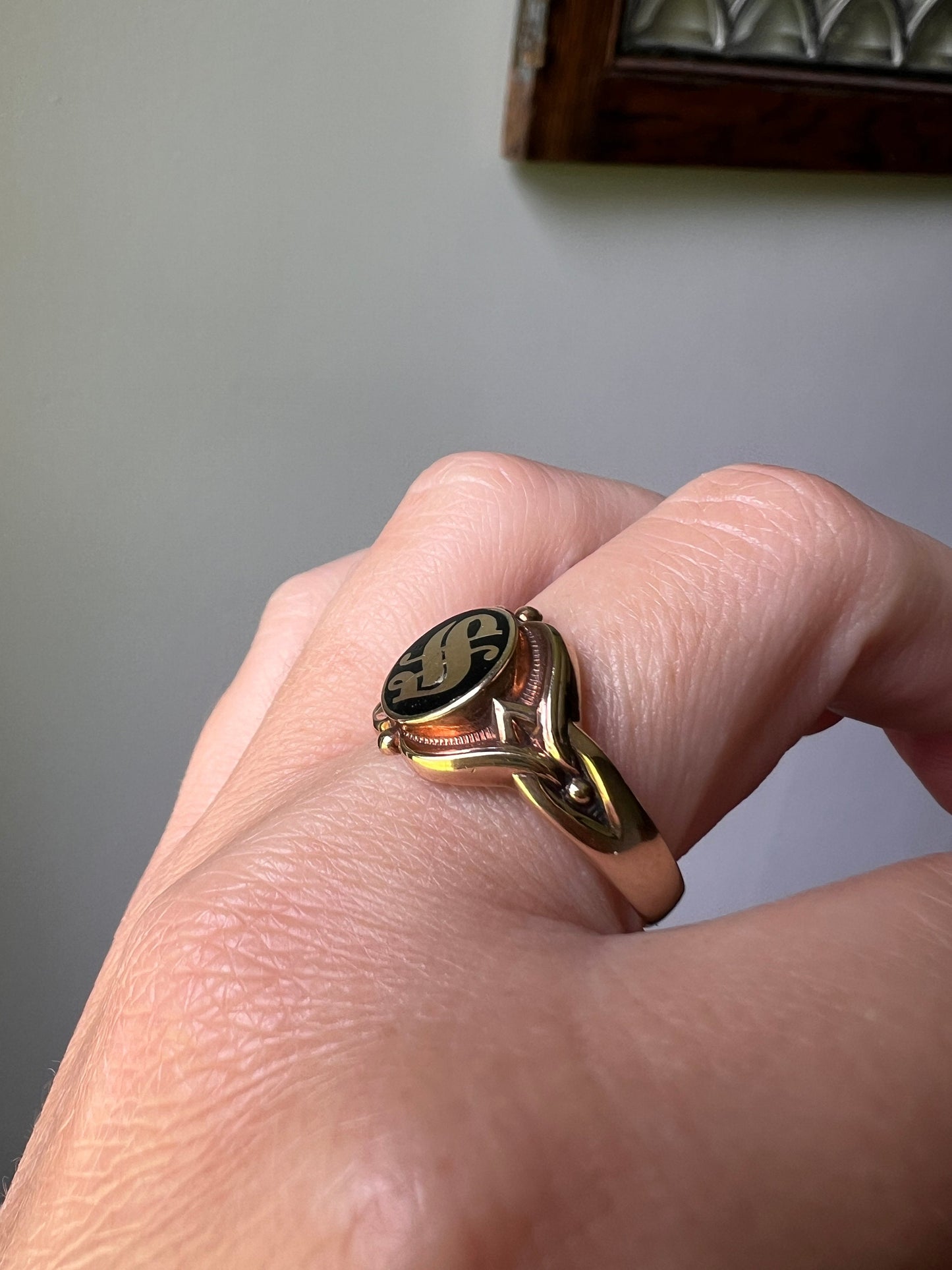 INITIAL S Signet Letter Ring Black Enamel Victorian Antique 10k Gold Solid Ring Stacker Romantic Gift Chunky Sturdy Circle Unisex Man Woman