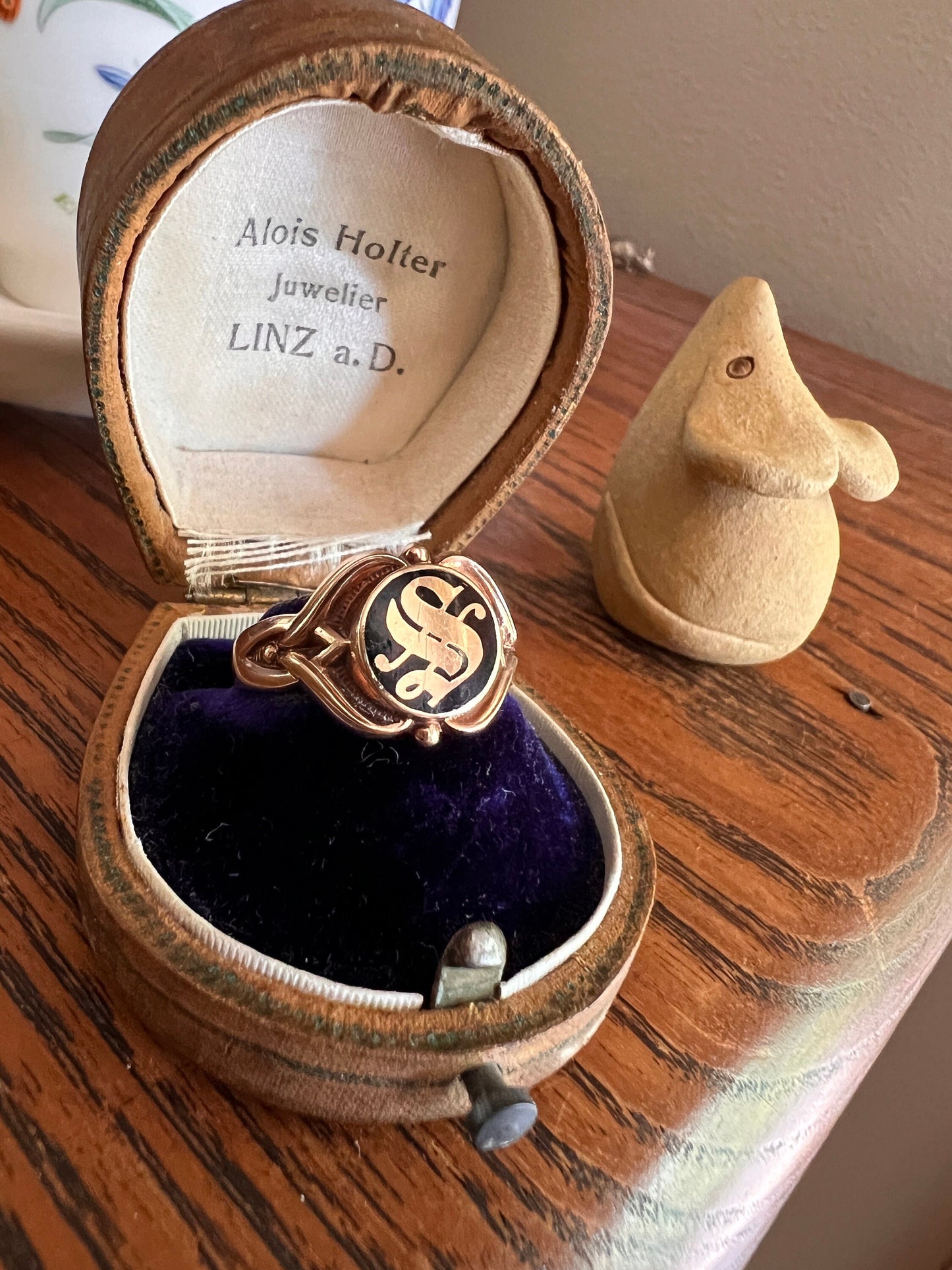 INITIAL S Signet Letter Ring Black Enamel Victorian Antique 10k Gold Solid Ring Stacker Romantic Gift Chunky Sturdy Circle Unisex Man Woman
