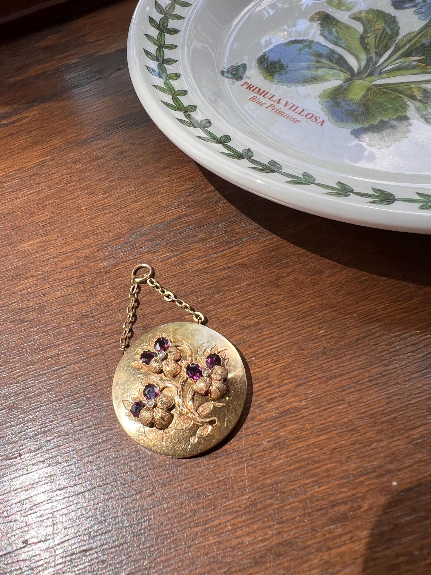 PANSY French Purple Pyrope GARNET Antique 18k Gold Large Medallion Pendant ViCTORIAN Gift Neckmess Romantic Belle Epoque Art Nouveau Floral