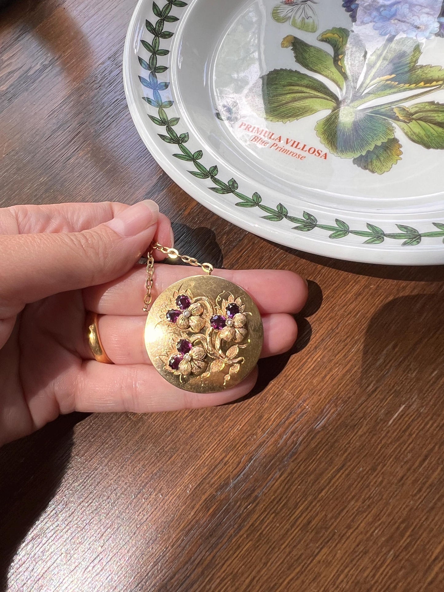 PANSY French Purple Pyrope GARNET Antique 18k Gold Large Medallion Pendant ViCTORIAN Gift Neckmess Romantic Belle Epoque Art Nouveau Floral