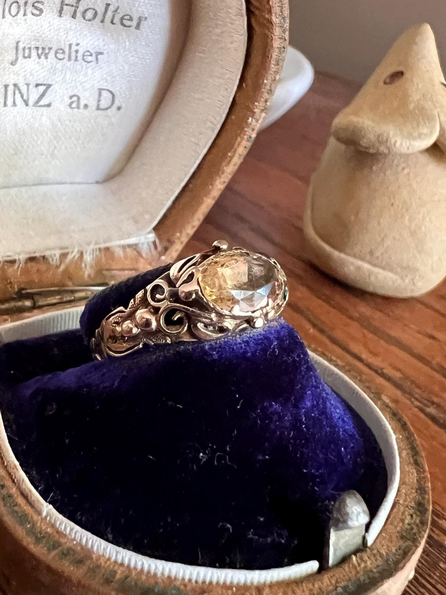 Antique GEORGIAN Old Cut Precious Golden Yellow Peach TOPAZ Ring 14k Gold Foil Back East West OVAL