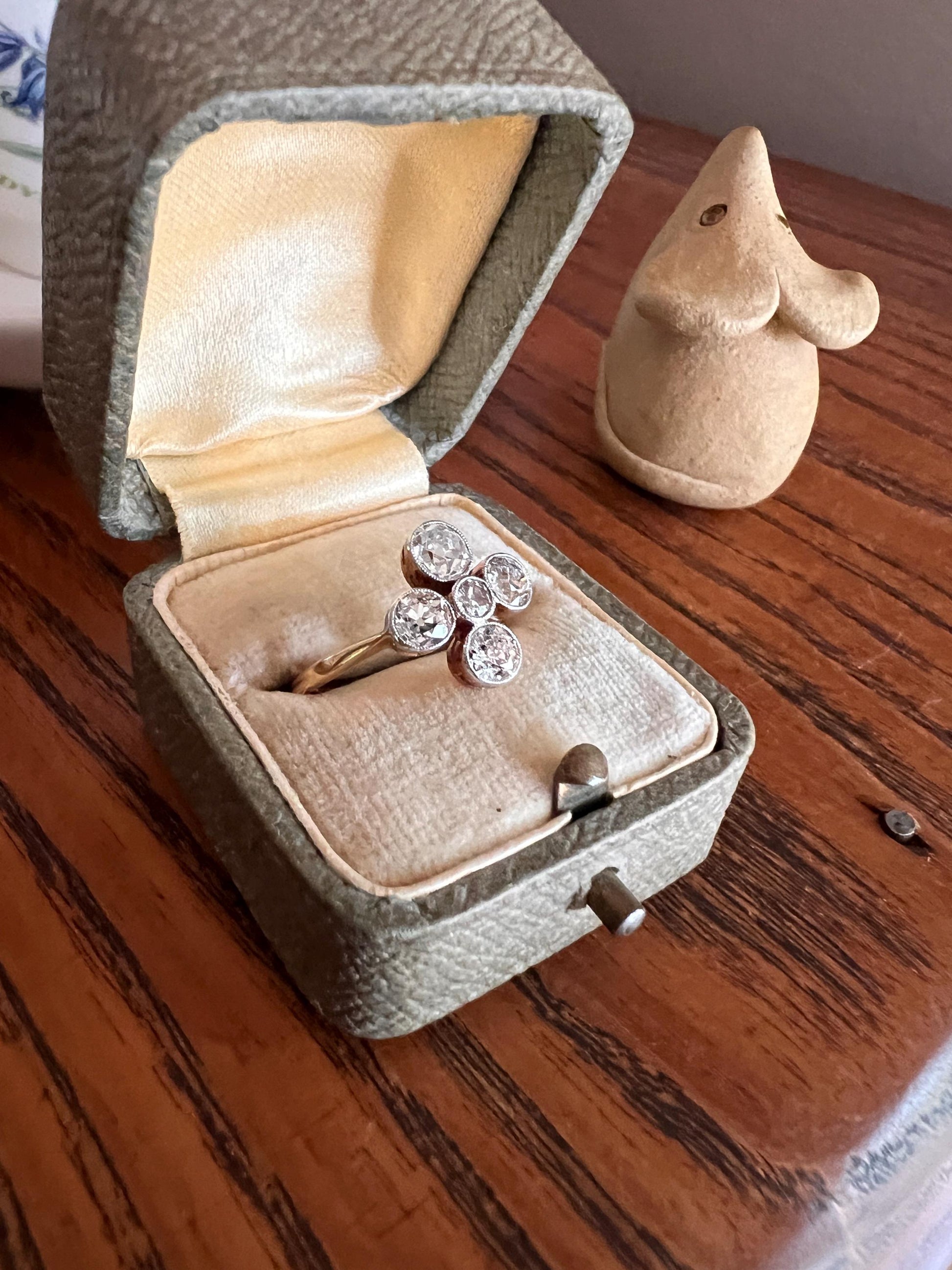 CRUCIFORM 1.25 Carat Old Mine Cut DIAMOND Ring Antique EDWARDIAN 18k Gold Platinum Five Stone Geometric Romantic Gift Stacker Milgrain OmC