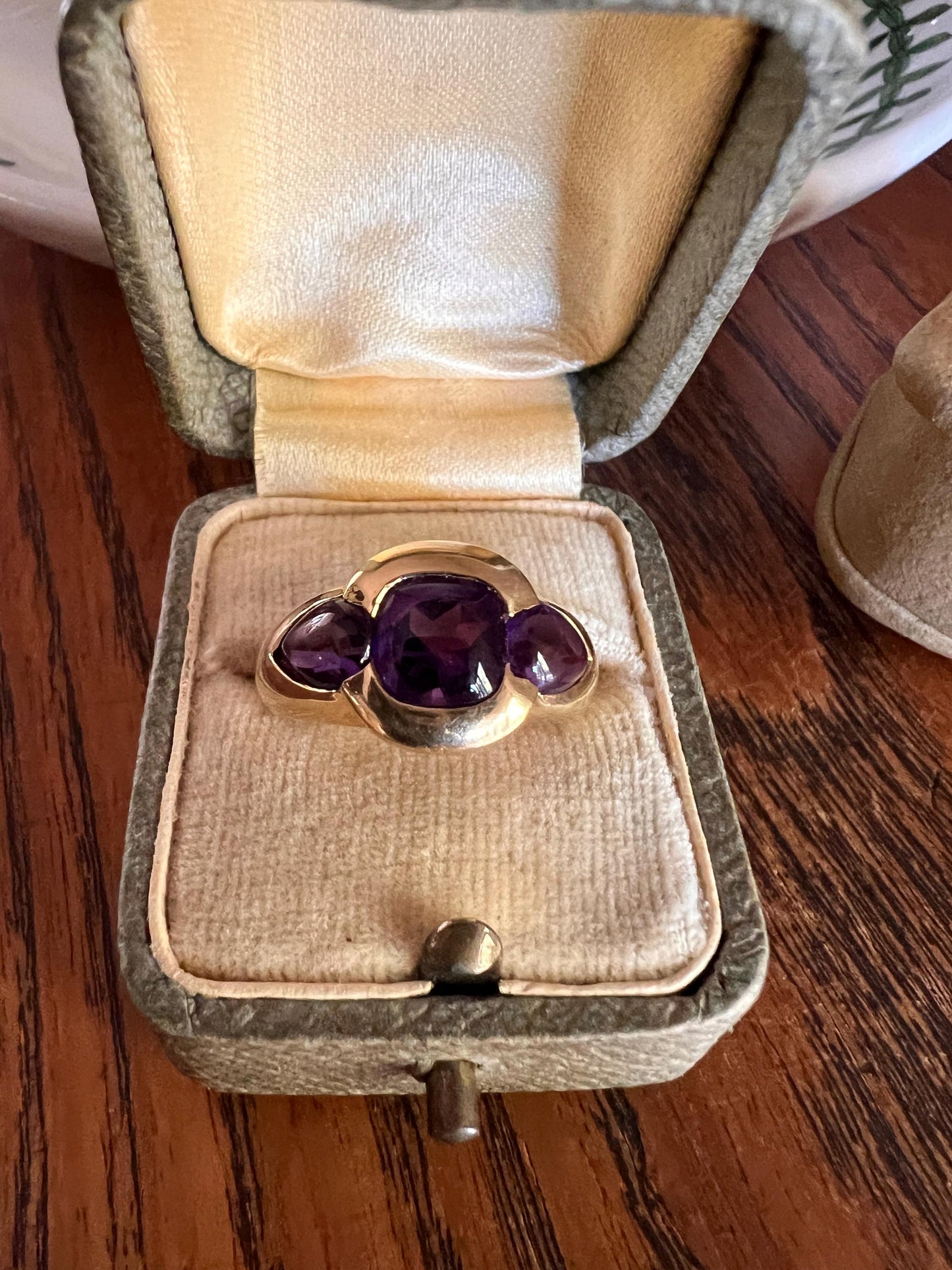 GUMDROPS Vintage Purple Amethyst Three Stone Gypsy Ring 18k Gold French Glowing Cabochon Wide Band Chunky Domed Stacker Retro Ringstack