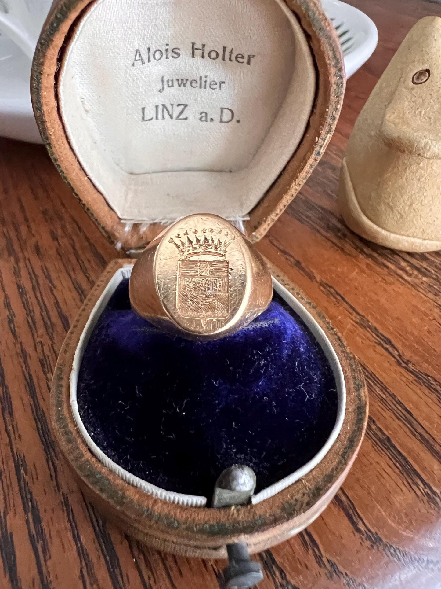 LOCKET Ring French Nobility HEAVY 112g 18k Gold Count's CROWN Chunky Signet Victorian Floral Wax Seal Unisex Man Band Stacker Engraved Noble