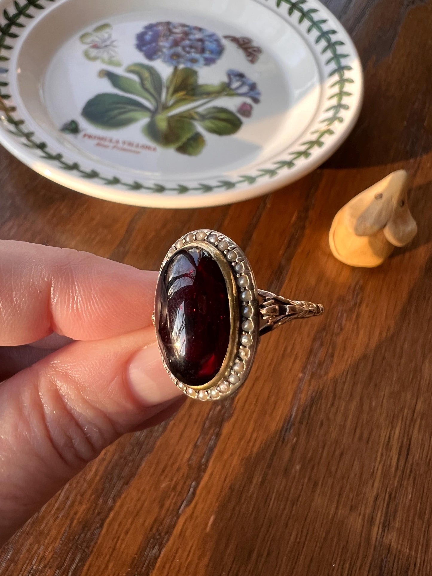 XL GARNET Antique Pearl Halo Ring Antique 18k Gold Floral Ring Butt Glossy Crimson Glowing Stacker Romantic Gift Unique Victorian Cabochon