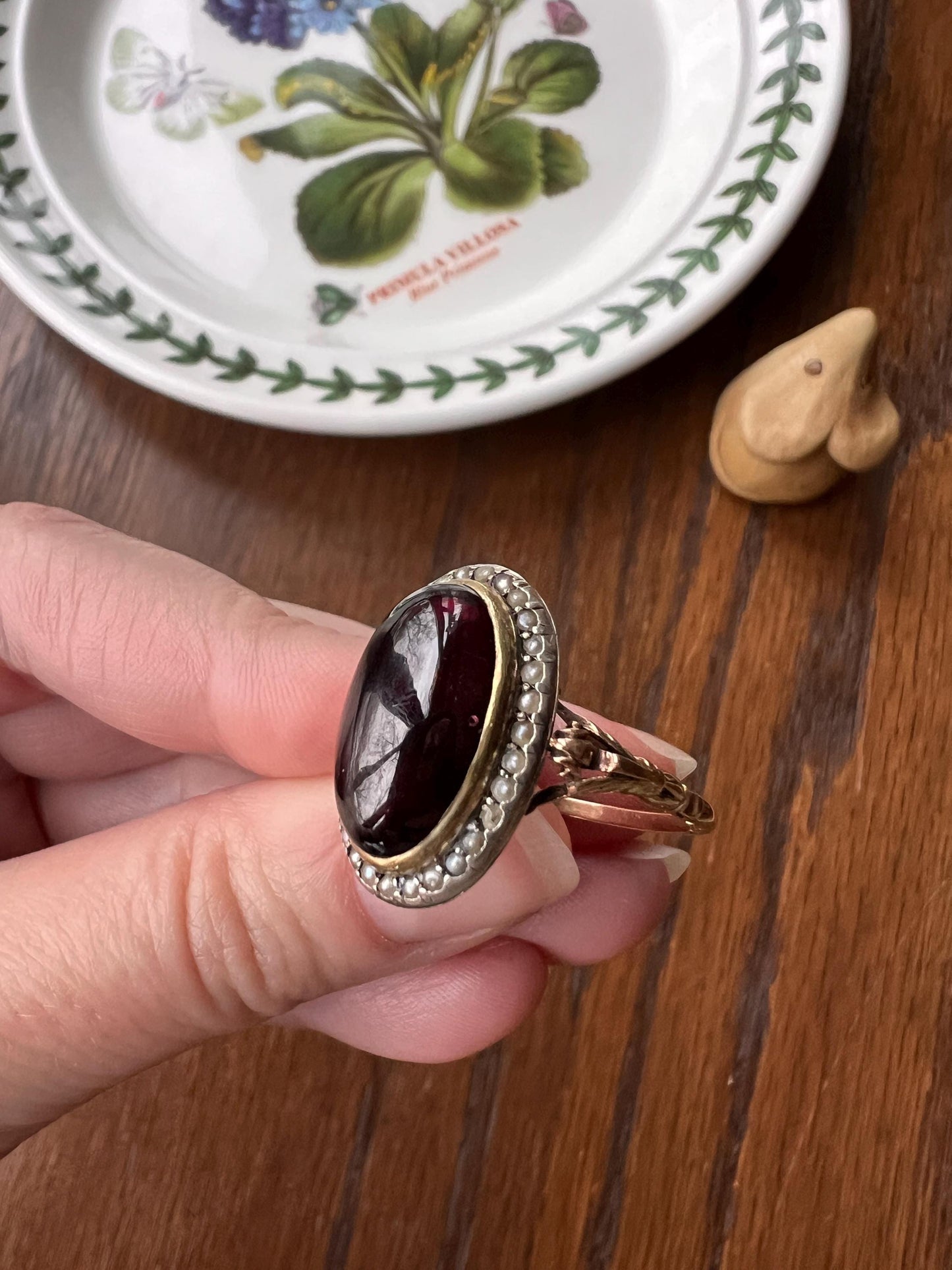 XL GARNET Antique Pearl Halo Ring Antique 18k Gold Floral Ring Butt Glossy Crimson Glowing Stacker Romantic Gift Unique Victorian Cabochon